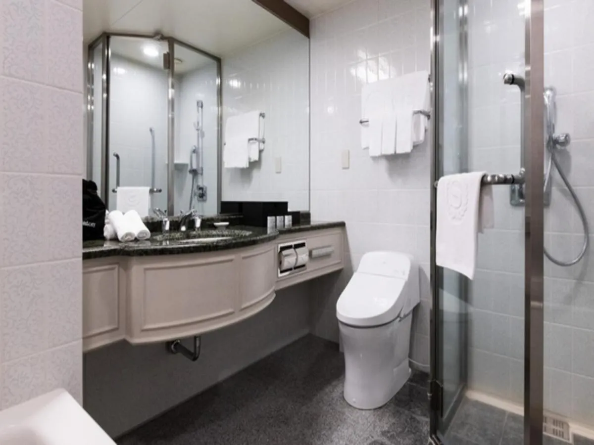 Bathroom in Yokohama Bay Sheraton Hotel and Towers