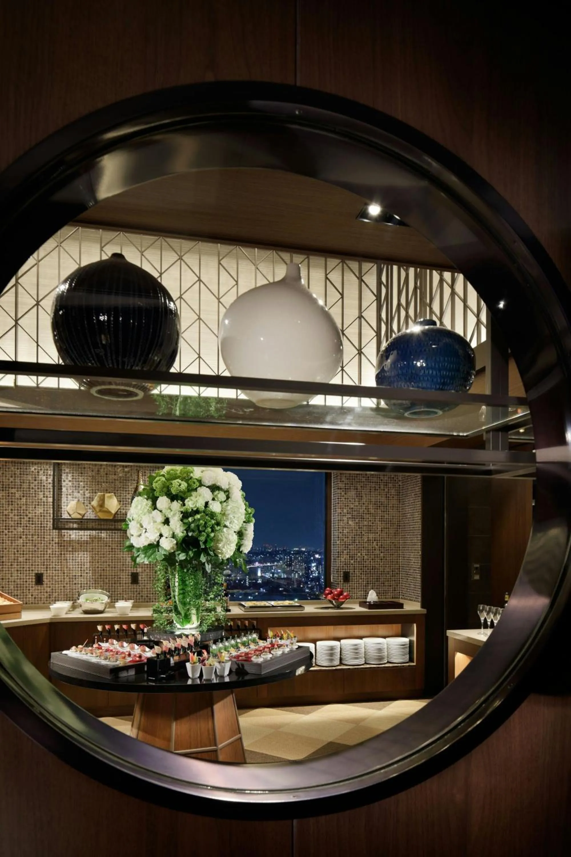 Lounge or bar in Yokohama Bay Sheraton Hotel and Towers