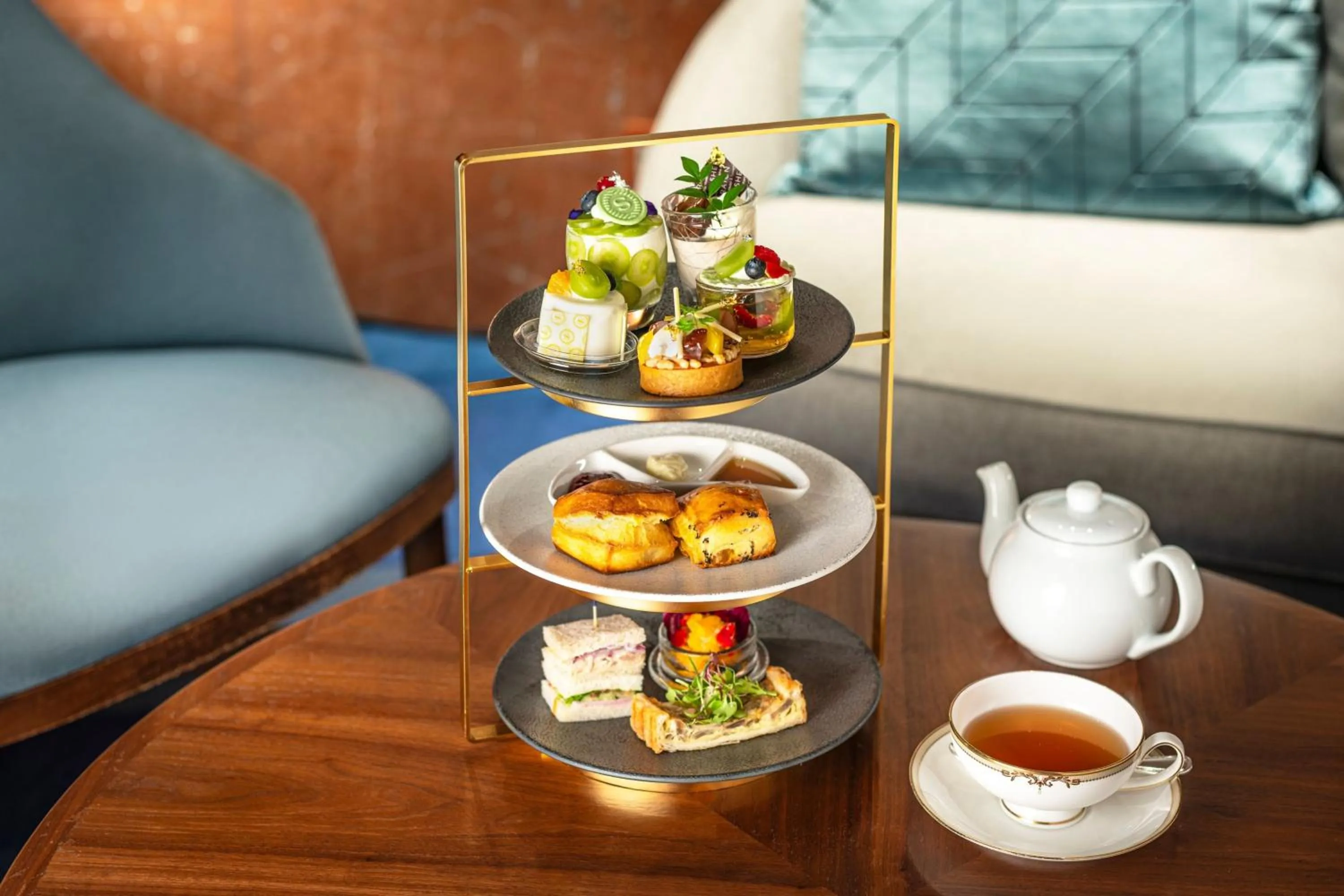 Restaurant/places to eat in Yokohama Bay Sheraton Hotel and Towers