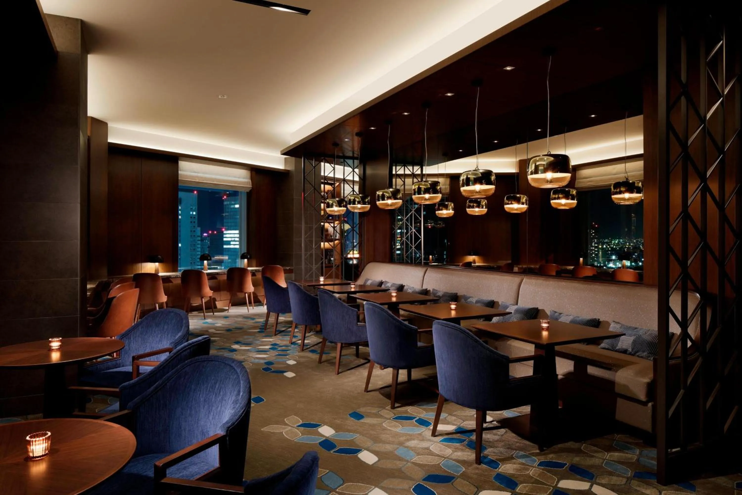 Lounge or bar in Yokohama Bay Sheraton Hotel and Towers