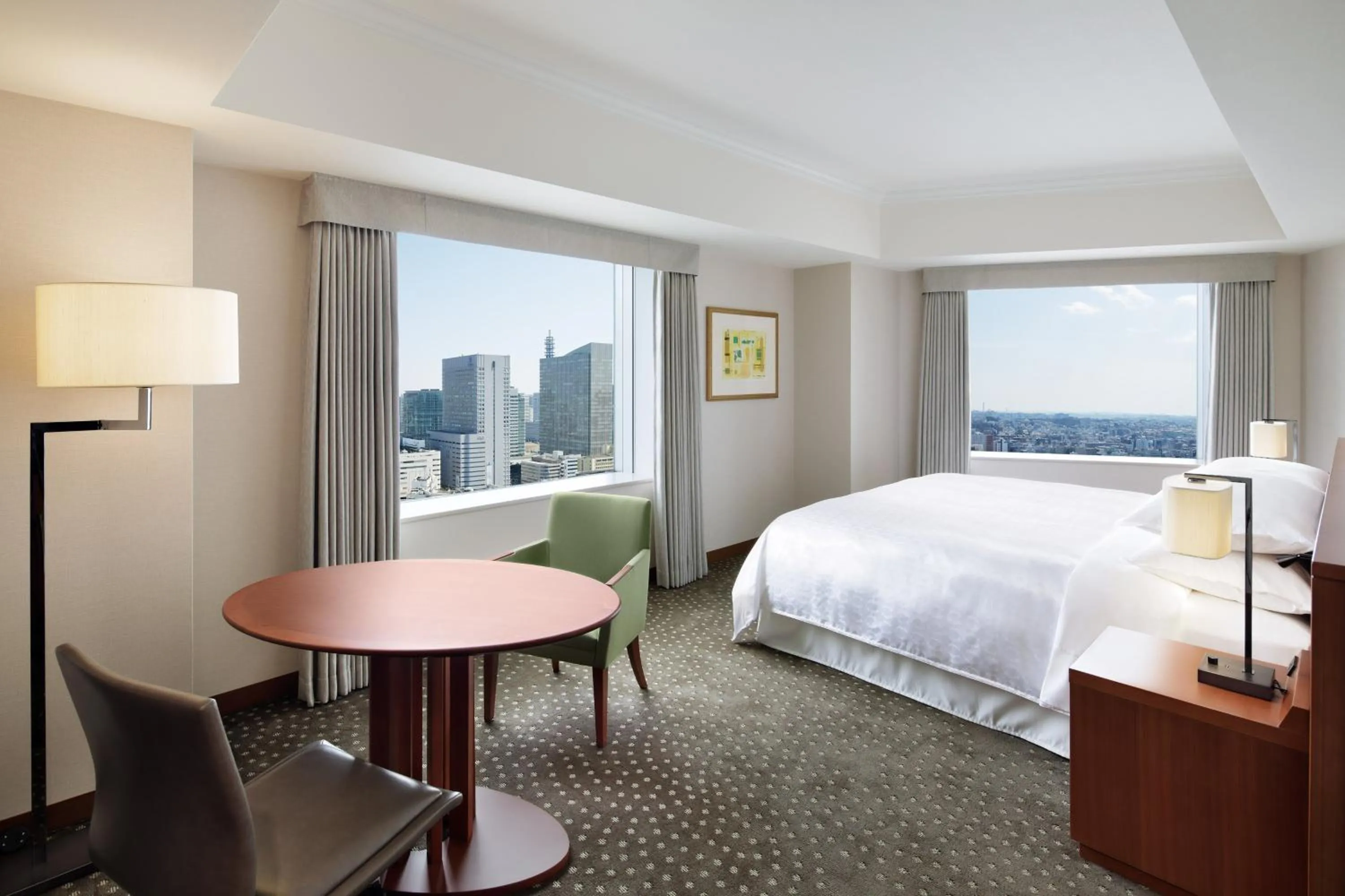 Photo of the whole room, Bed in Yokohama Bay Sheraton Hotel and Towers