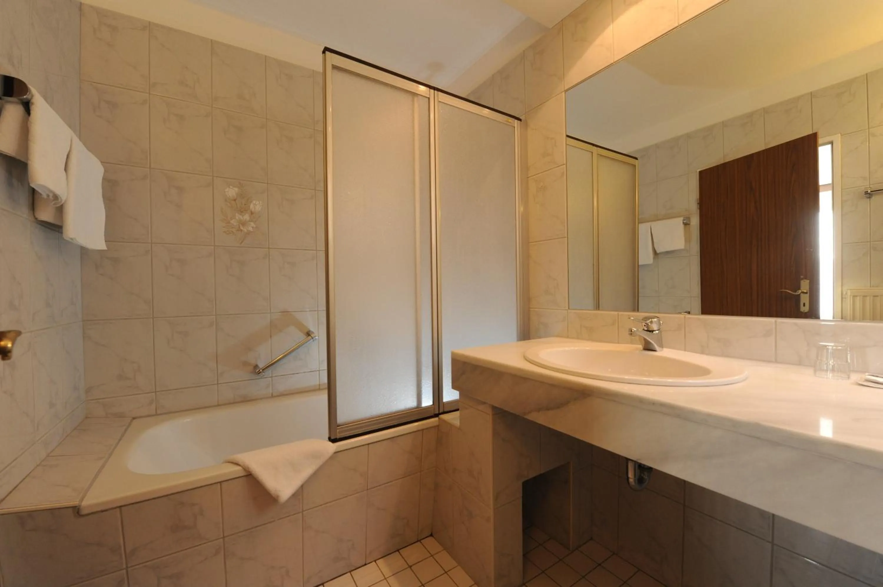 Bathroom in Appart-Hotel-Heldt