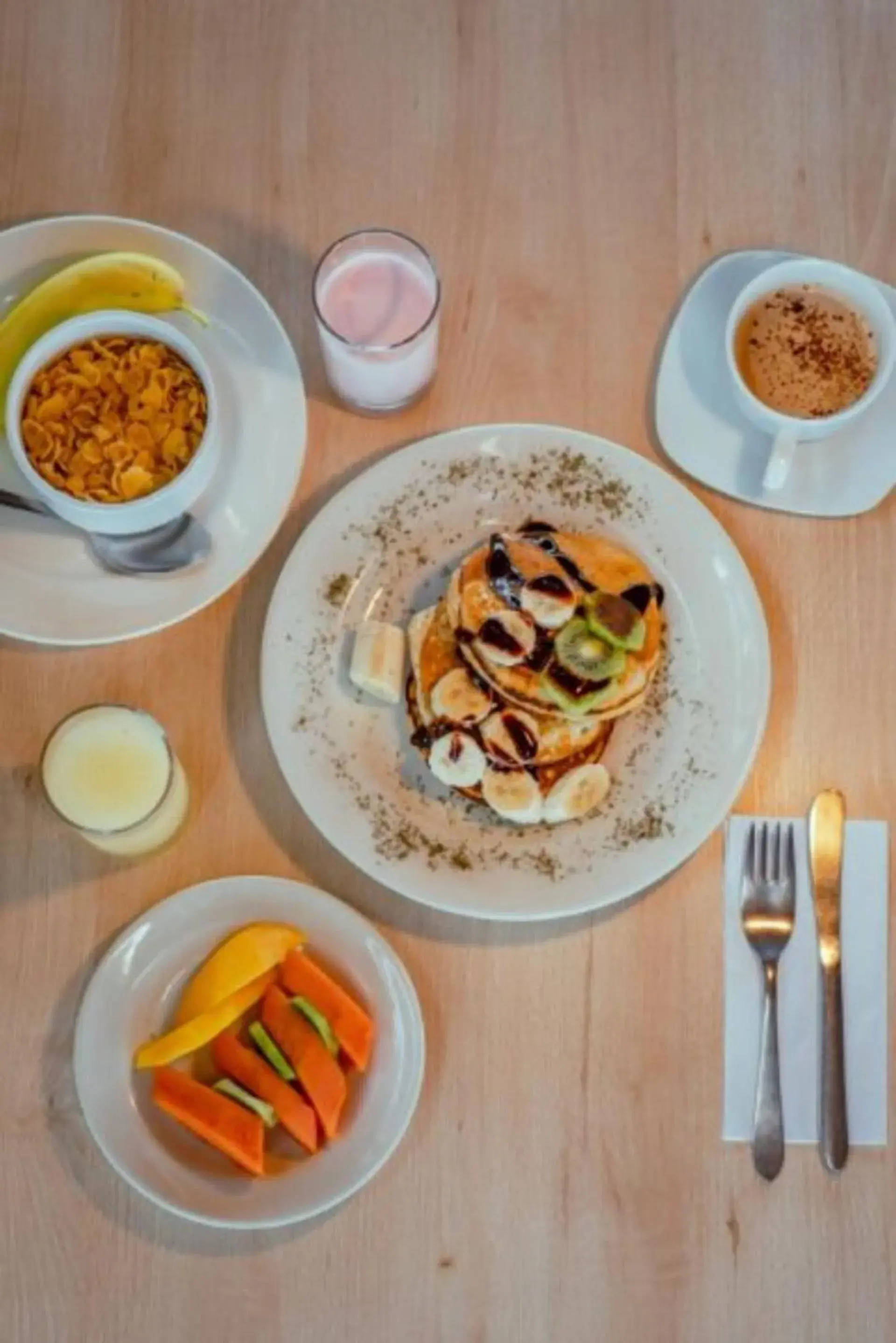 Restaurant/places to eat in UMA Suites Chia Restaurant/places to eat in UMA Suites Chia