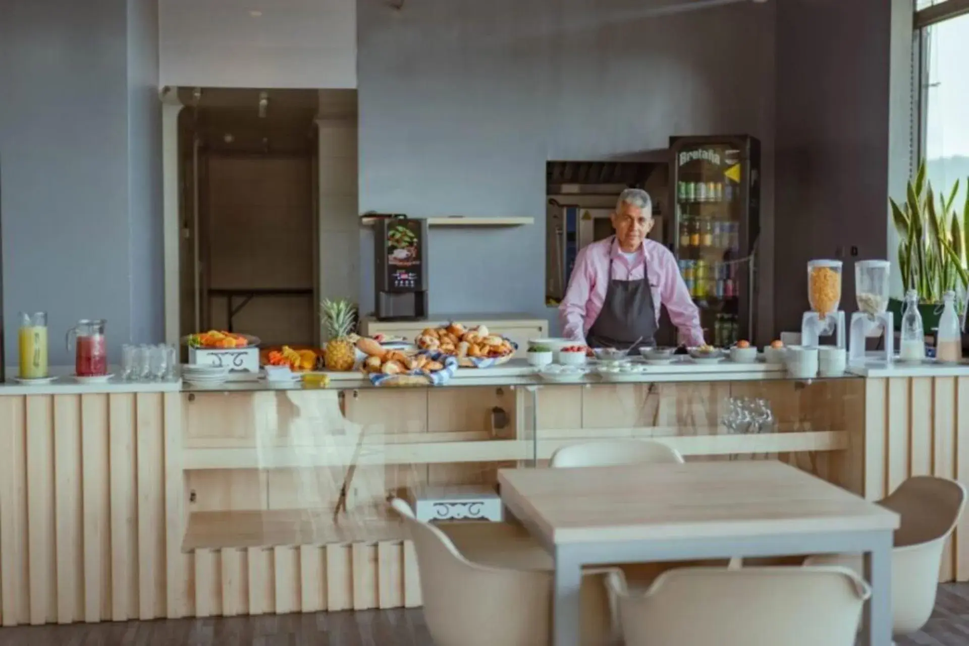 Restaurant/places to eat in UMA Suites Chia Restaurant/places to eat in UMA Suites Chia