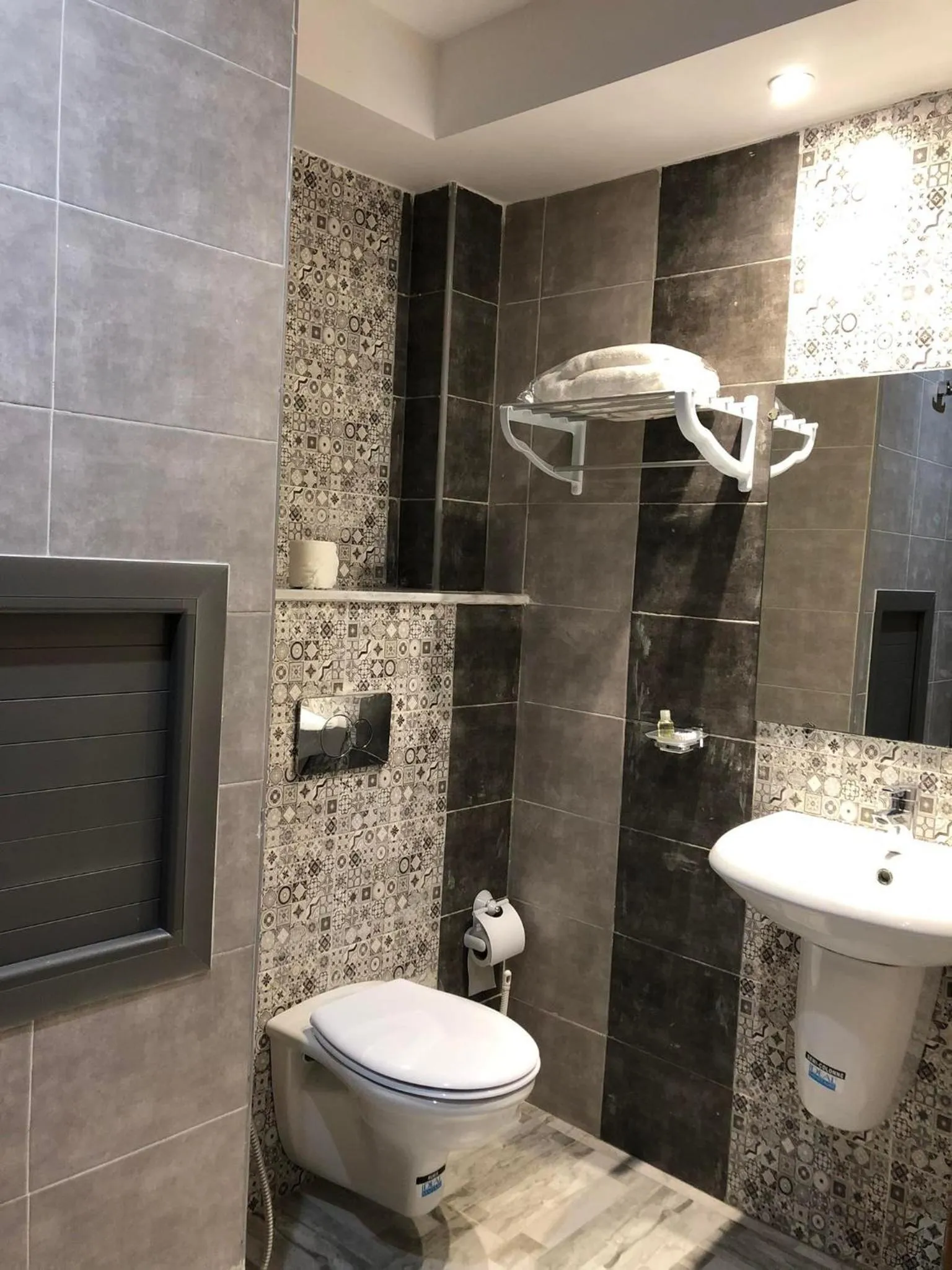 Shower in Larimar Hôtel Sfax