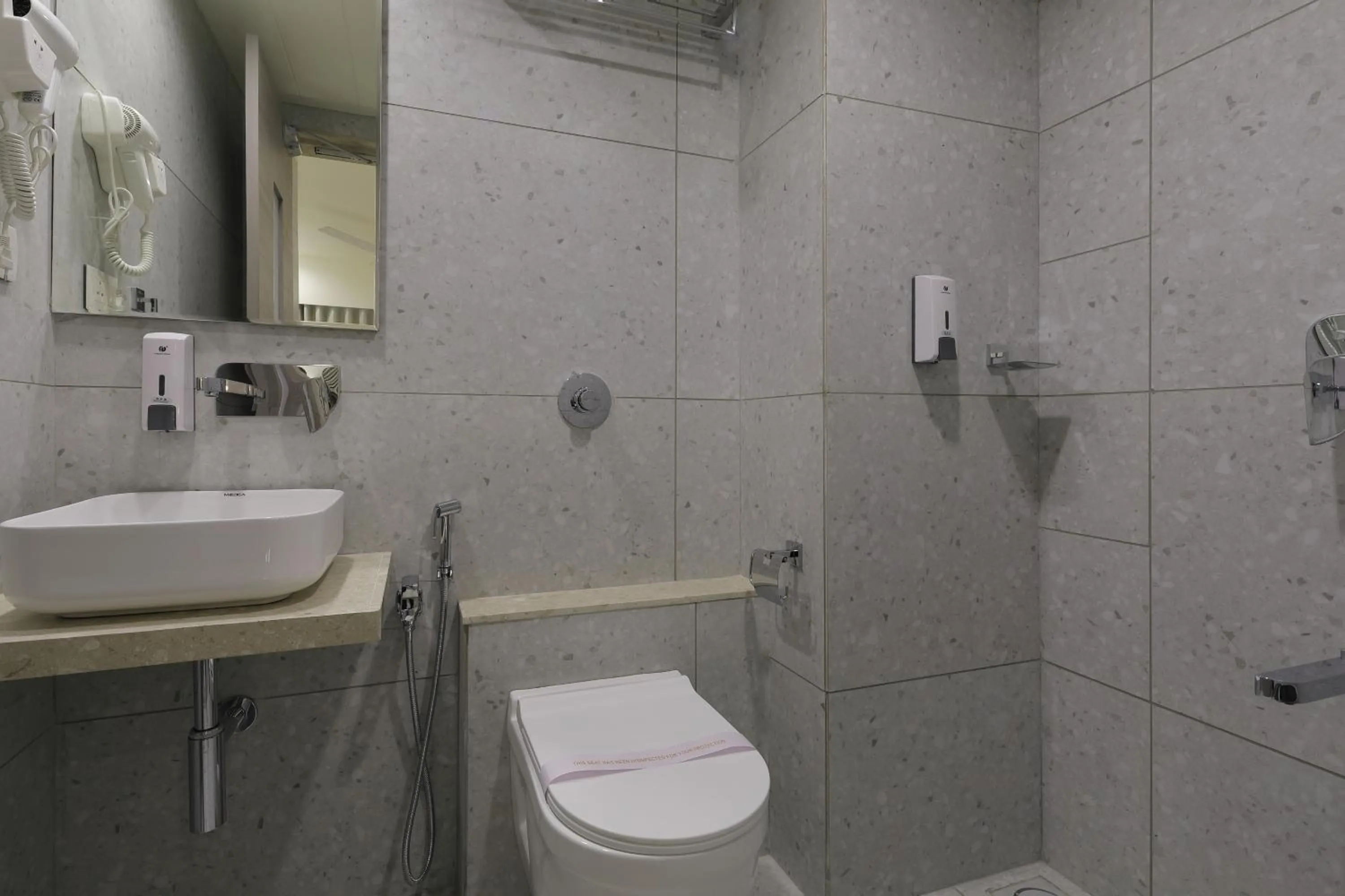 Bathroom in Hotel Elysian Residency