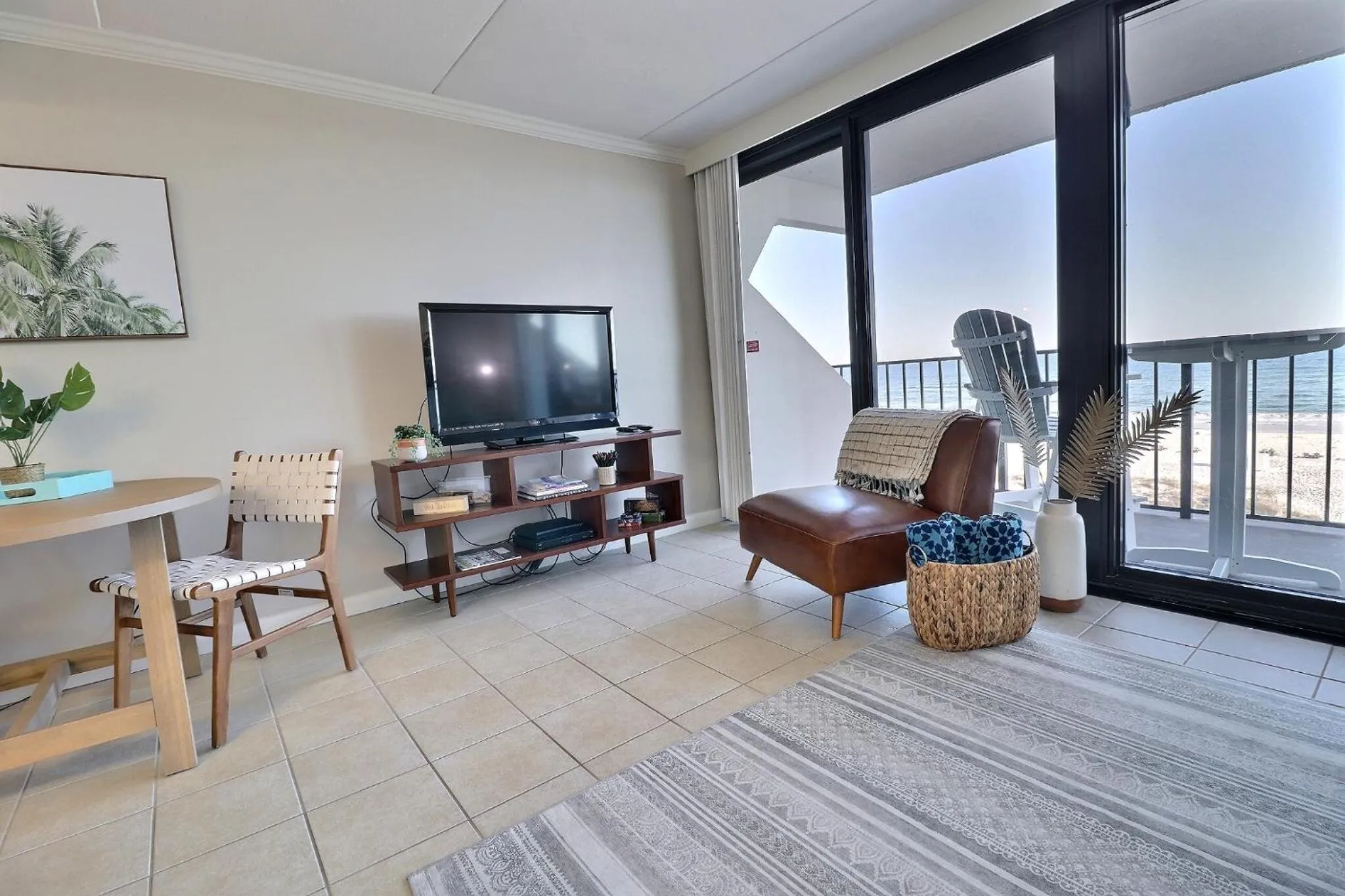 Living room in Island Winds East