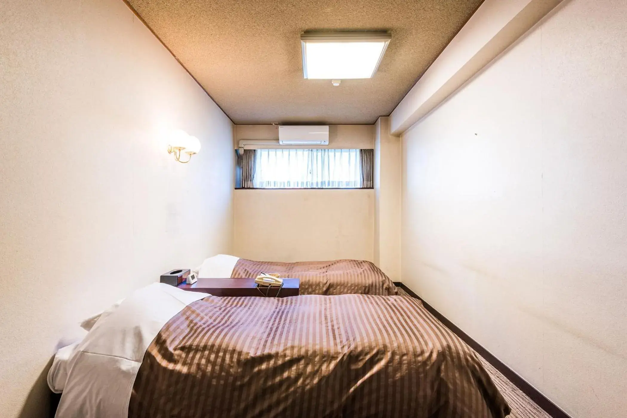 Economy Twin Room(No View) - single occupancy - Indoor Bath - Non-Smoking in Ooedo Onsen Monogatari Premium Kinugawa Kanko Hotel Economy Twin Room(No View) - single occupancy - Indoor Bath - Non-Smoking in Ooedo Onsen Monogatari Premium Kinugawa Kanko Hotel