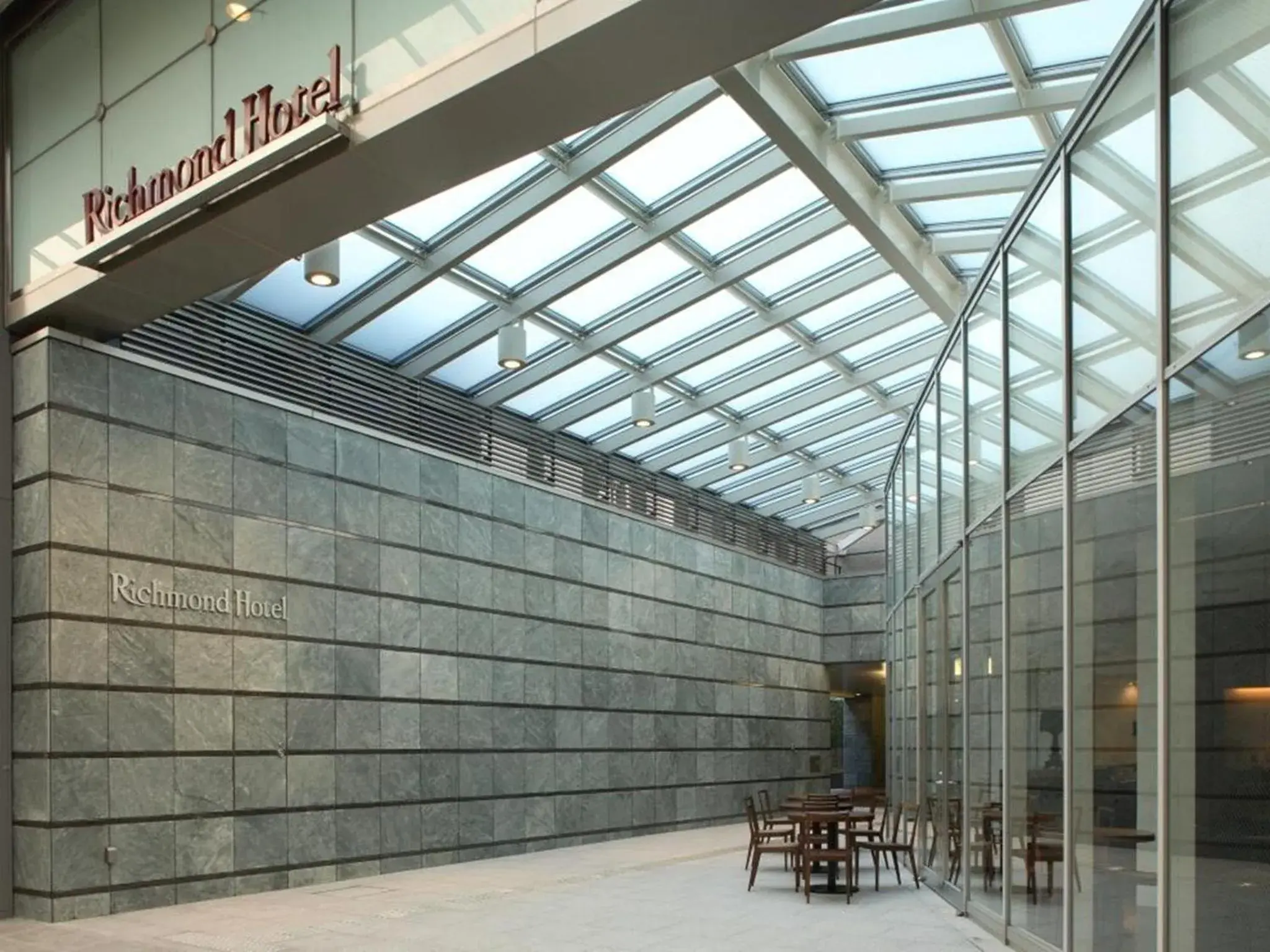 Facade/entrance in Richmond Hotel Kochi Facade/entrance in Richmond Hotel Kochi