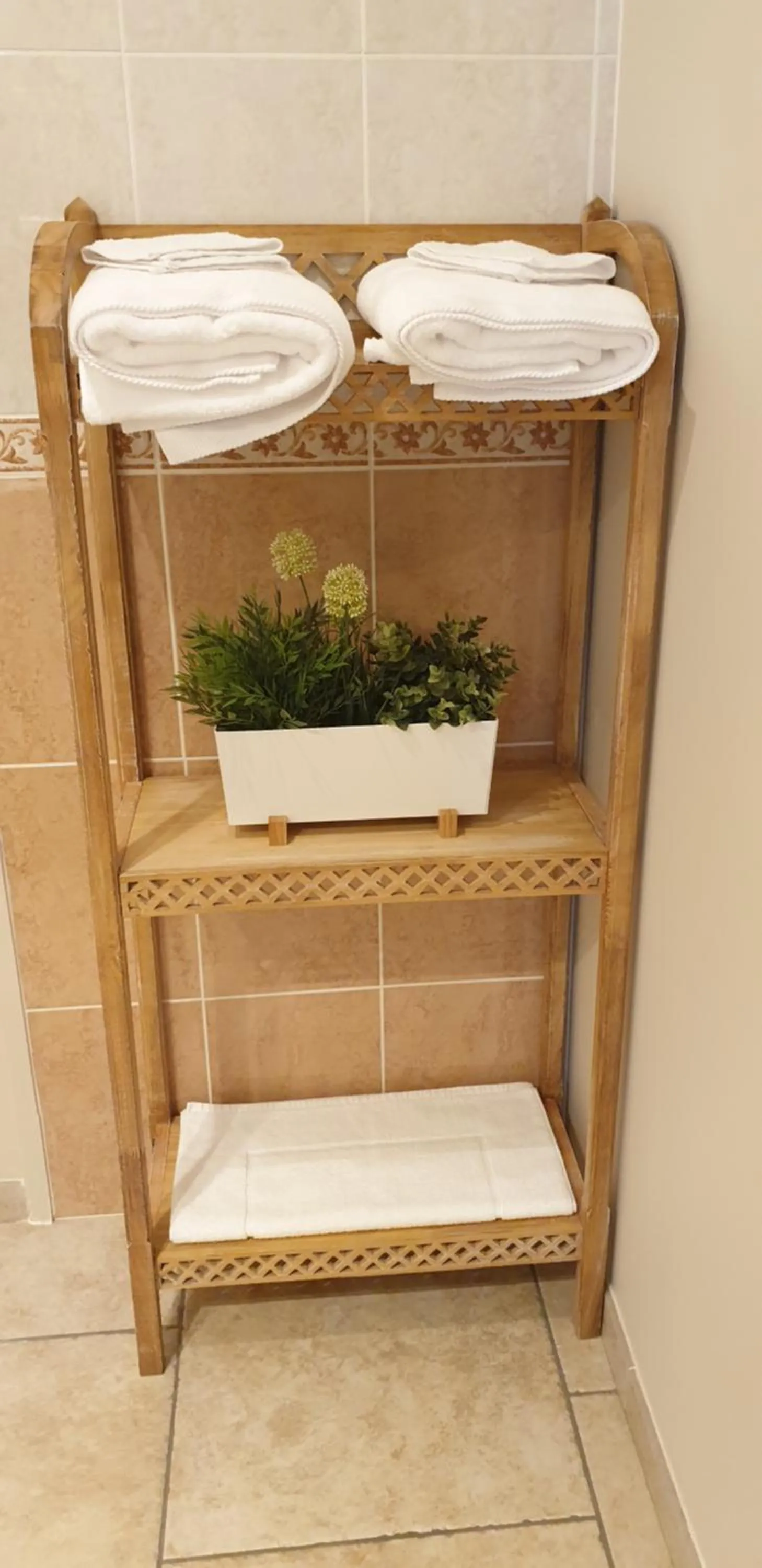 Bathroom in Château de Grandmont - Escale authentique au coeur des vignes