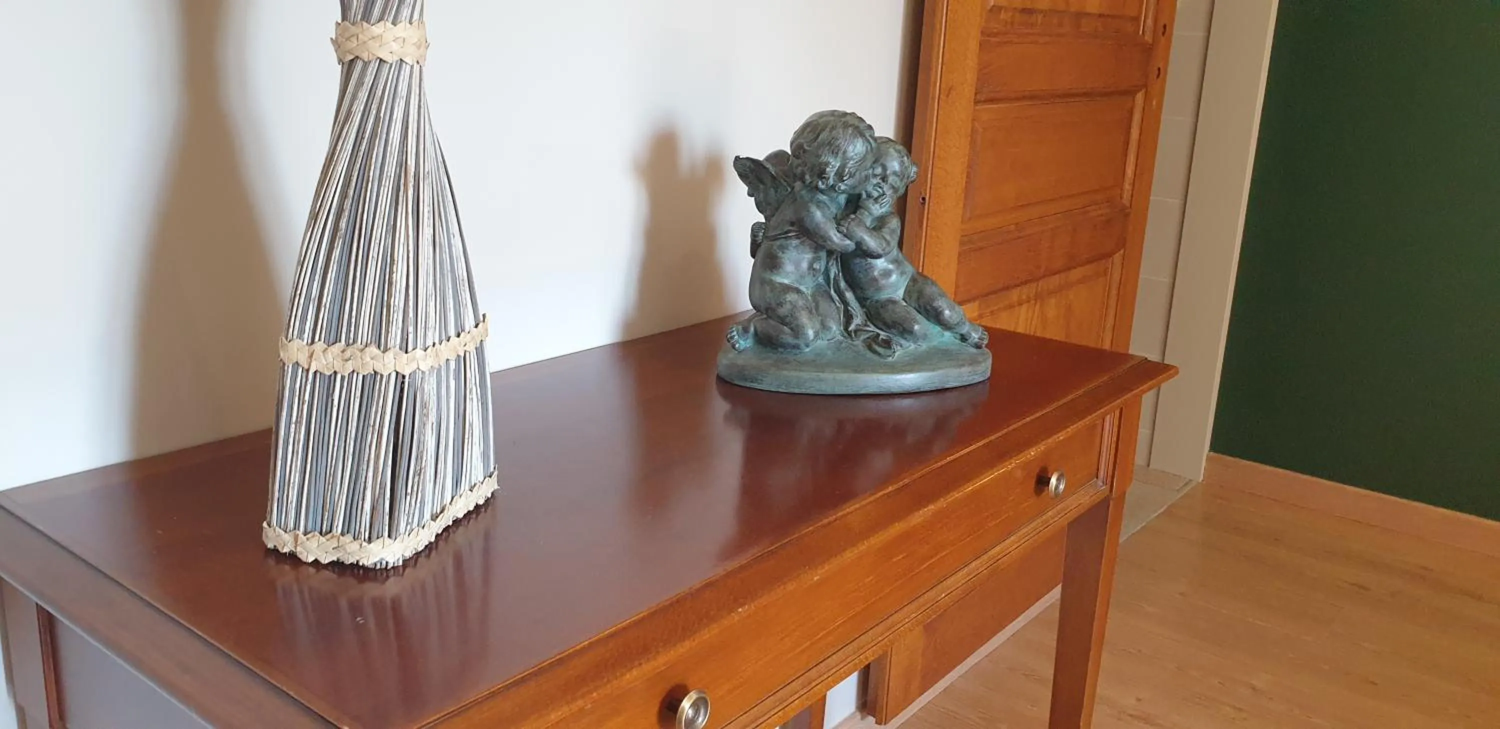 Decorative detail in Château de Grandmont - Escale authentique au coeur des vignes