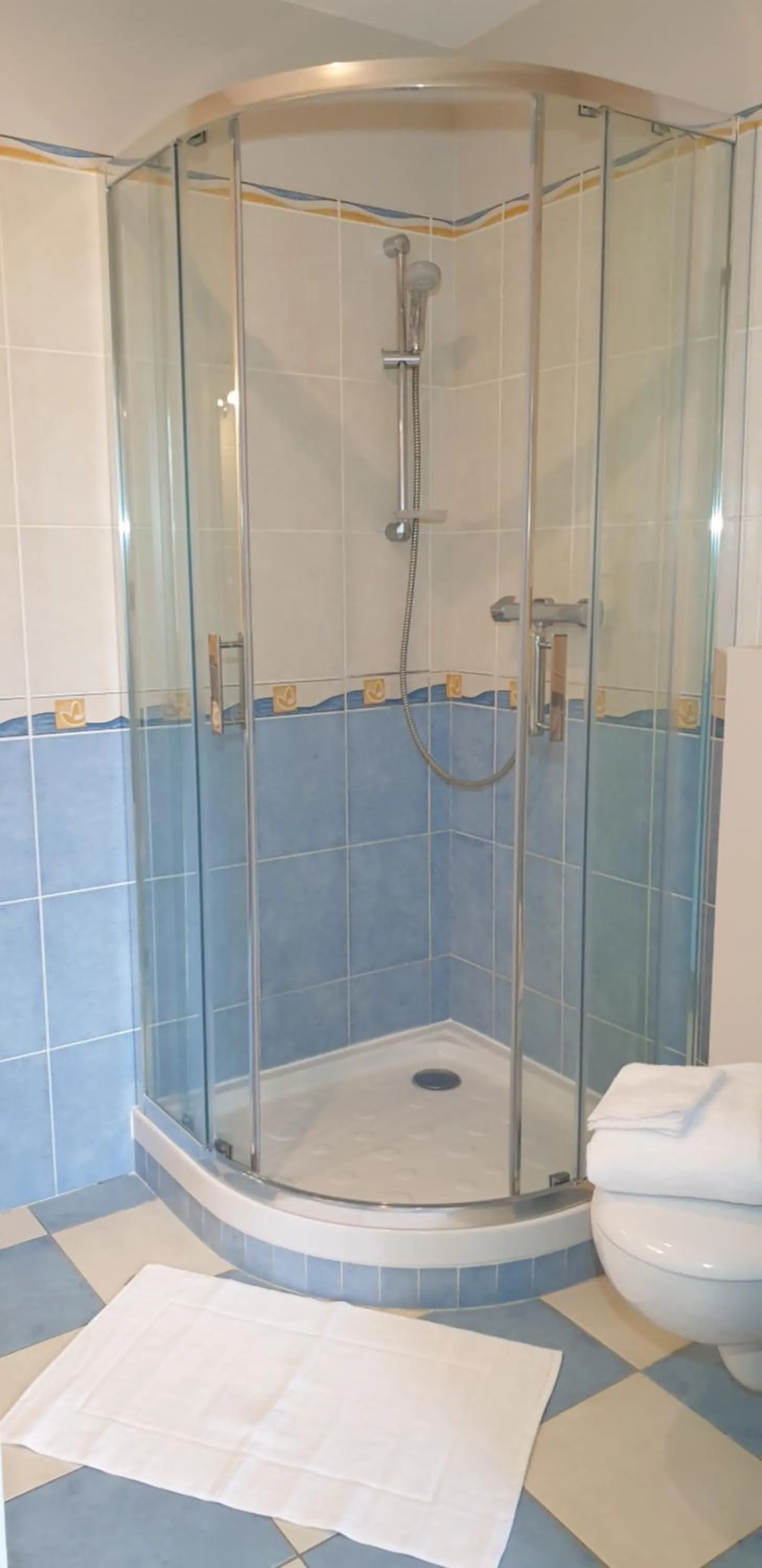 Shower in Château de Grandmont - Escale authentique au coeur des vignes