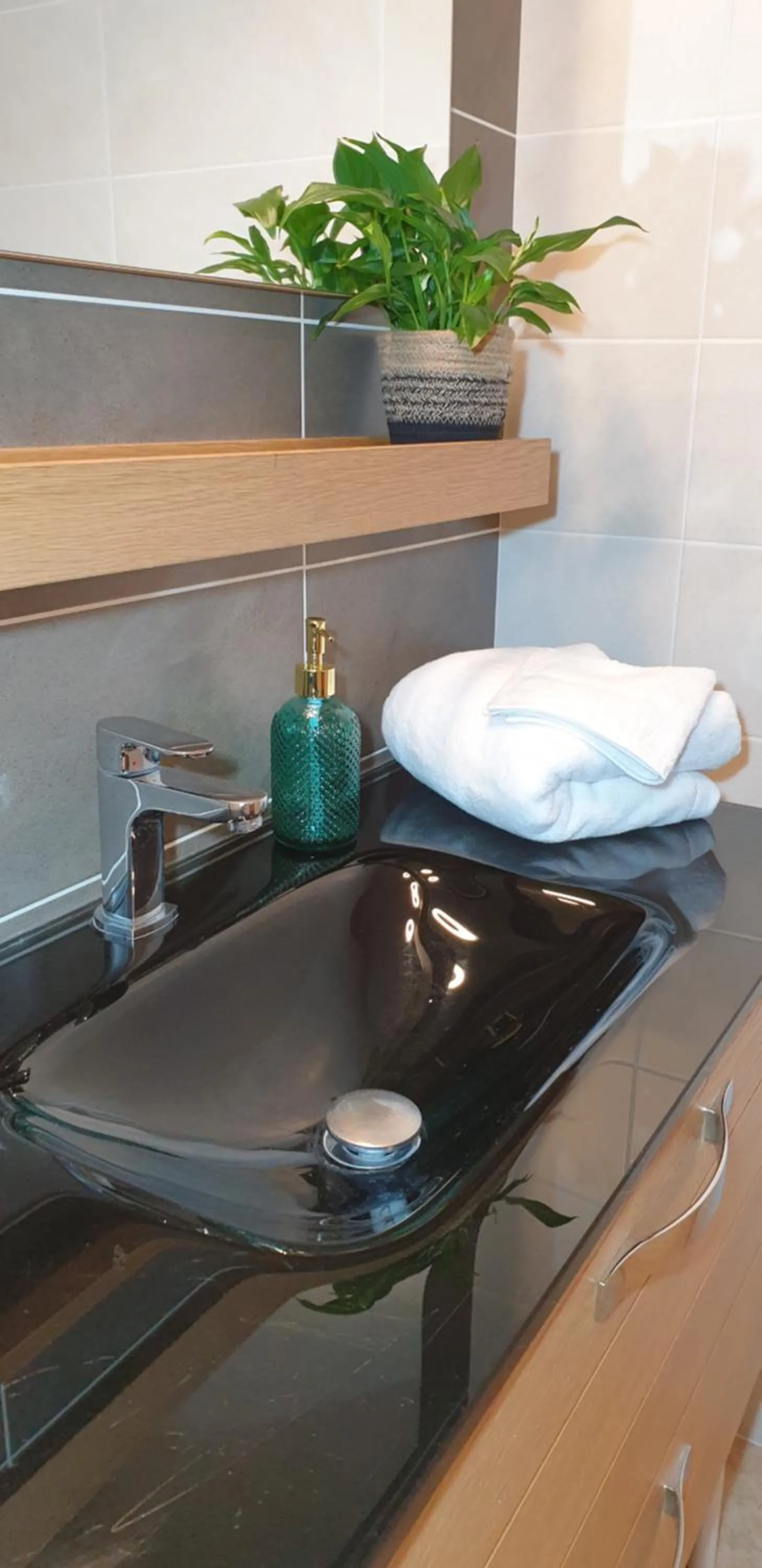 Bathroom in Château de Grandmont - Escale authentique au coeur des vignes