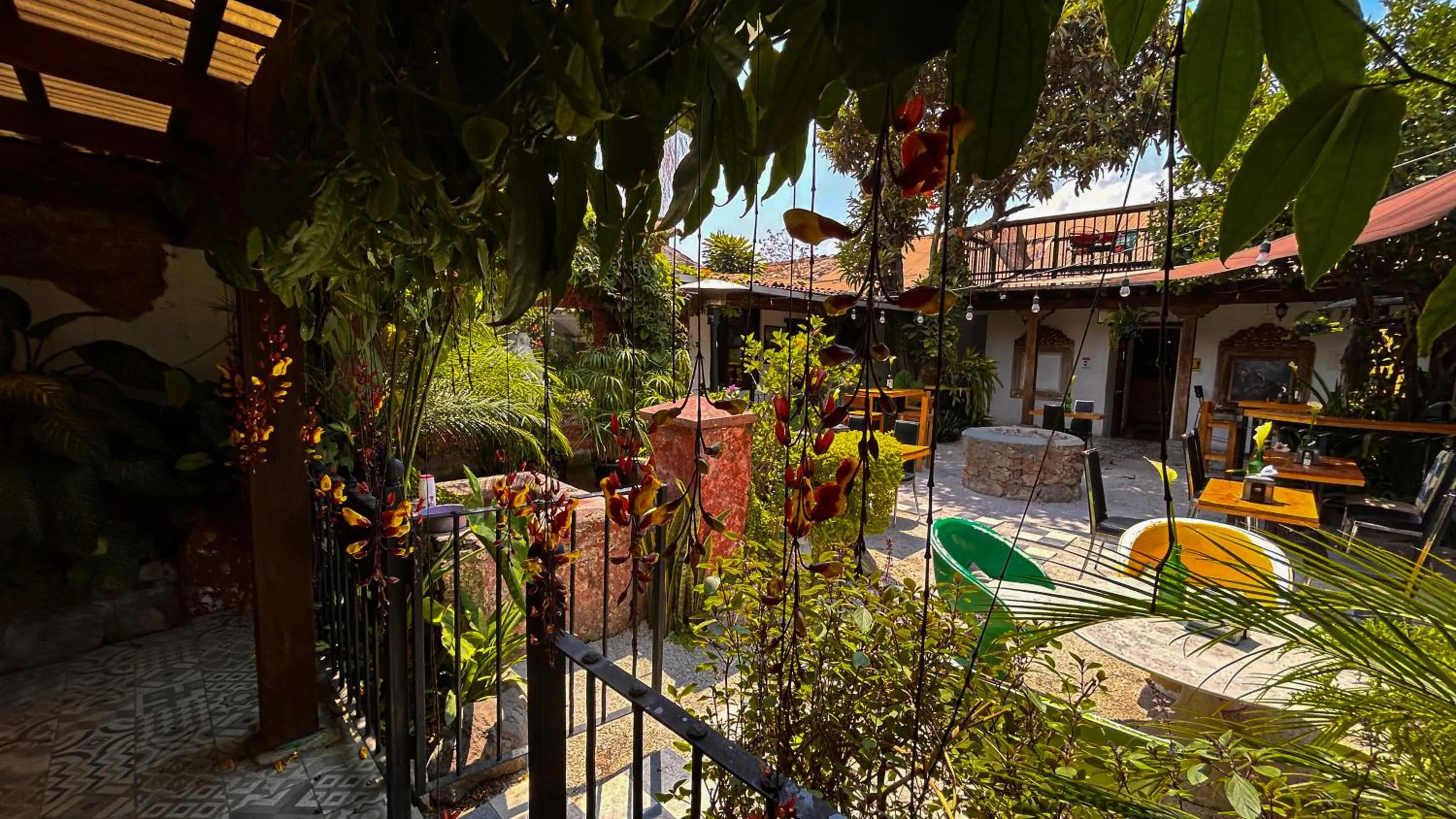 Patio in Nikikot Hostel & Hotel