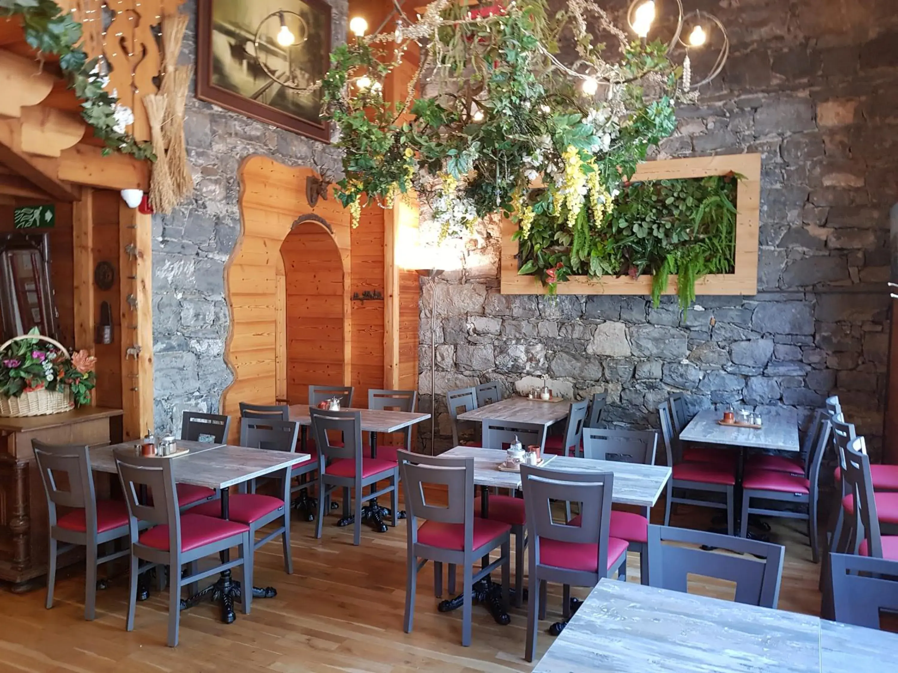 Restaurant/places to eat in Hotel de Geneve Restaurant/places to eat in Hotel de Geneve