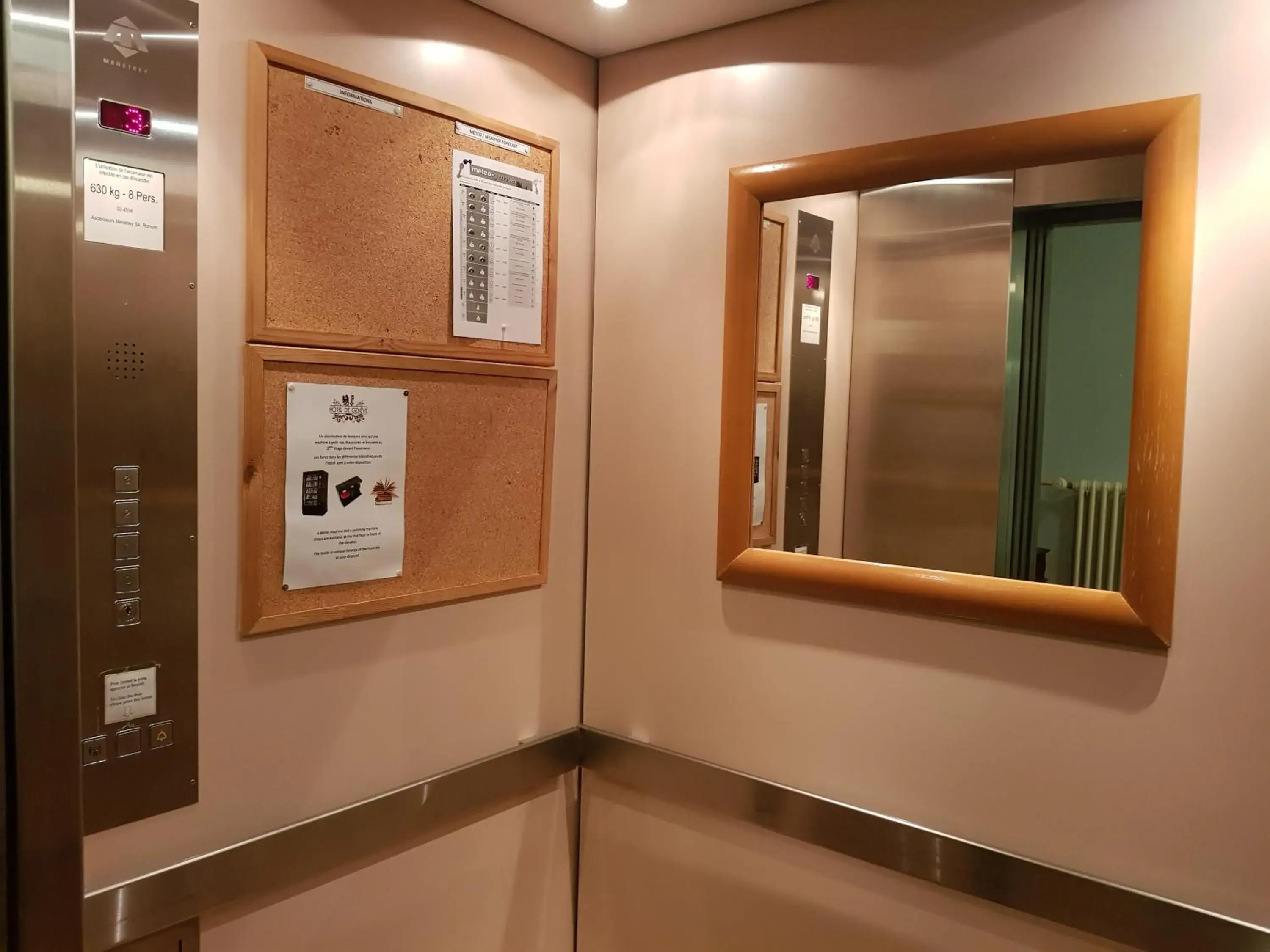 Property building in Hotel de Geneve Property building in Hotel de Geneve