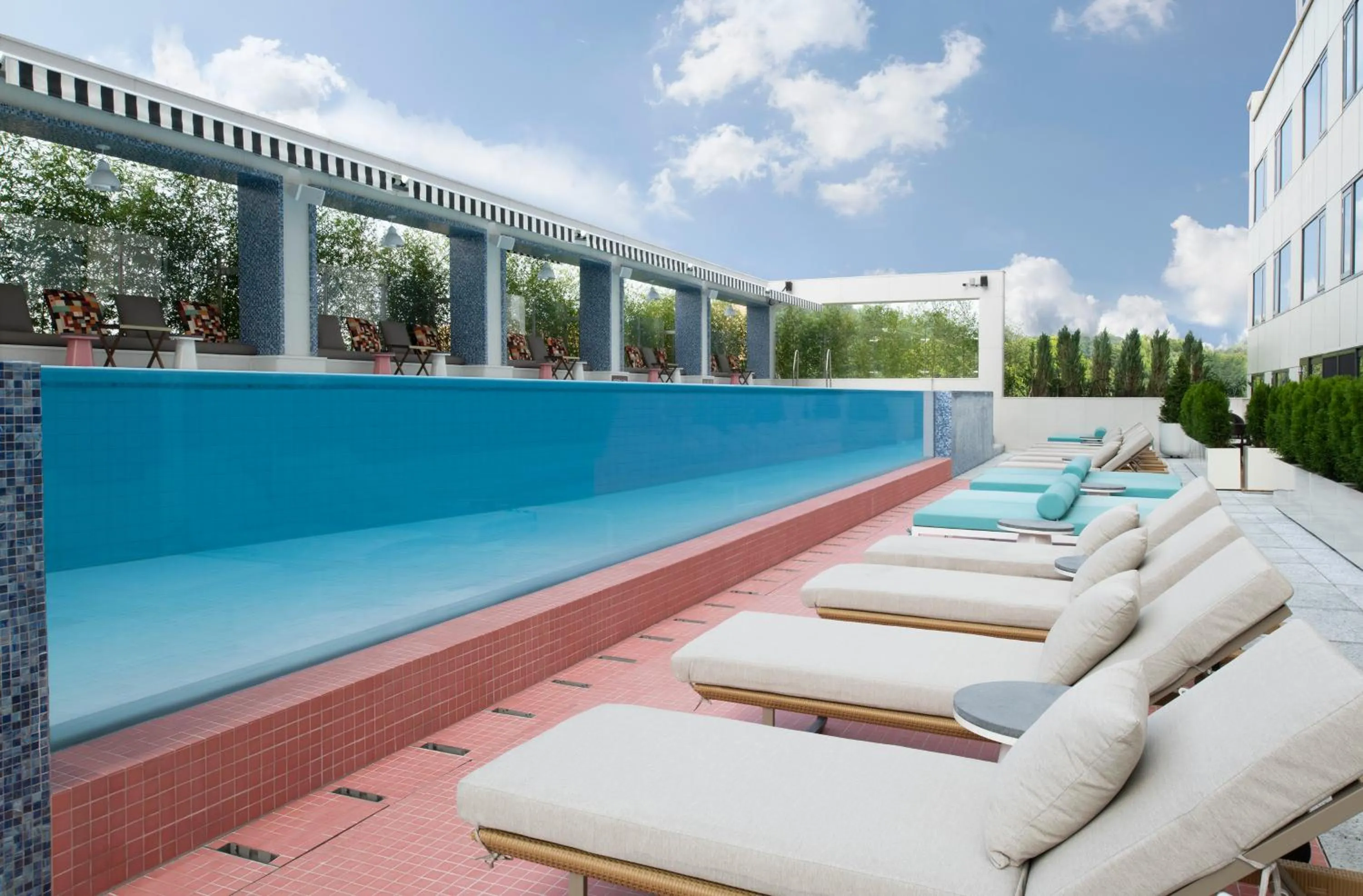 Swimming pool in Mondrian Seoul Itaewon