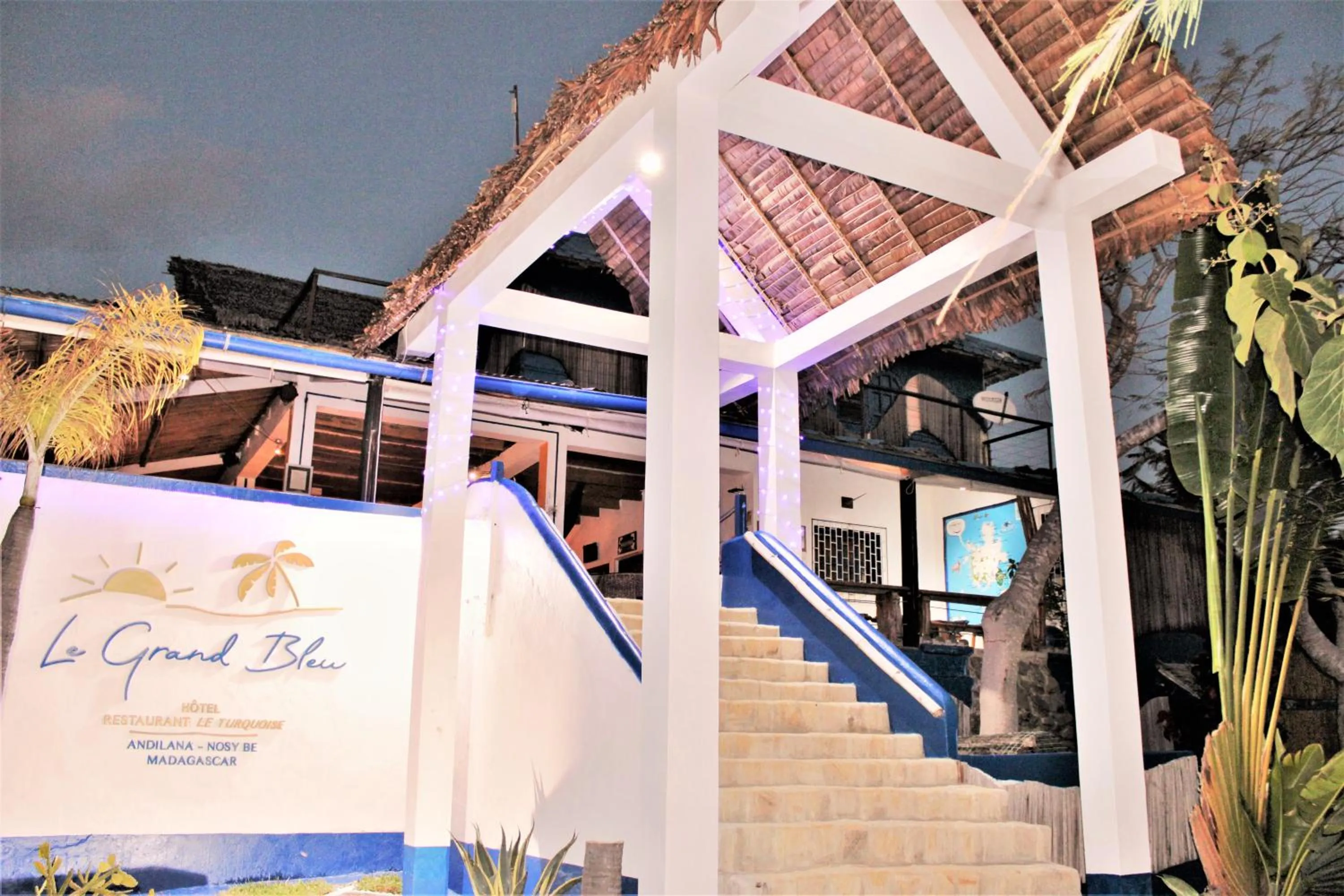 Facade/entrance in Le Grand Bleu