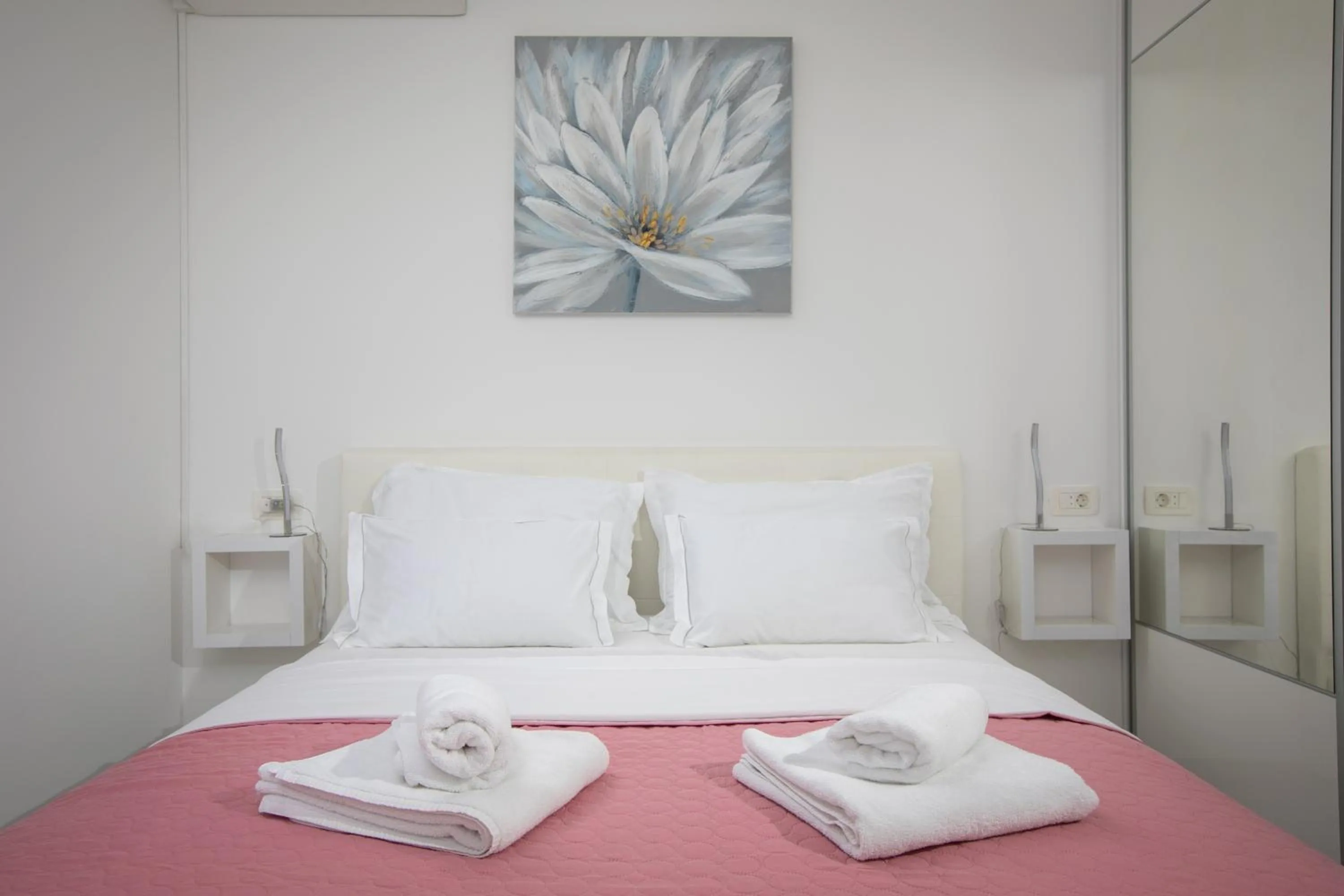 Bedroom, Bed in Sea View Apartments Dammi with free parking