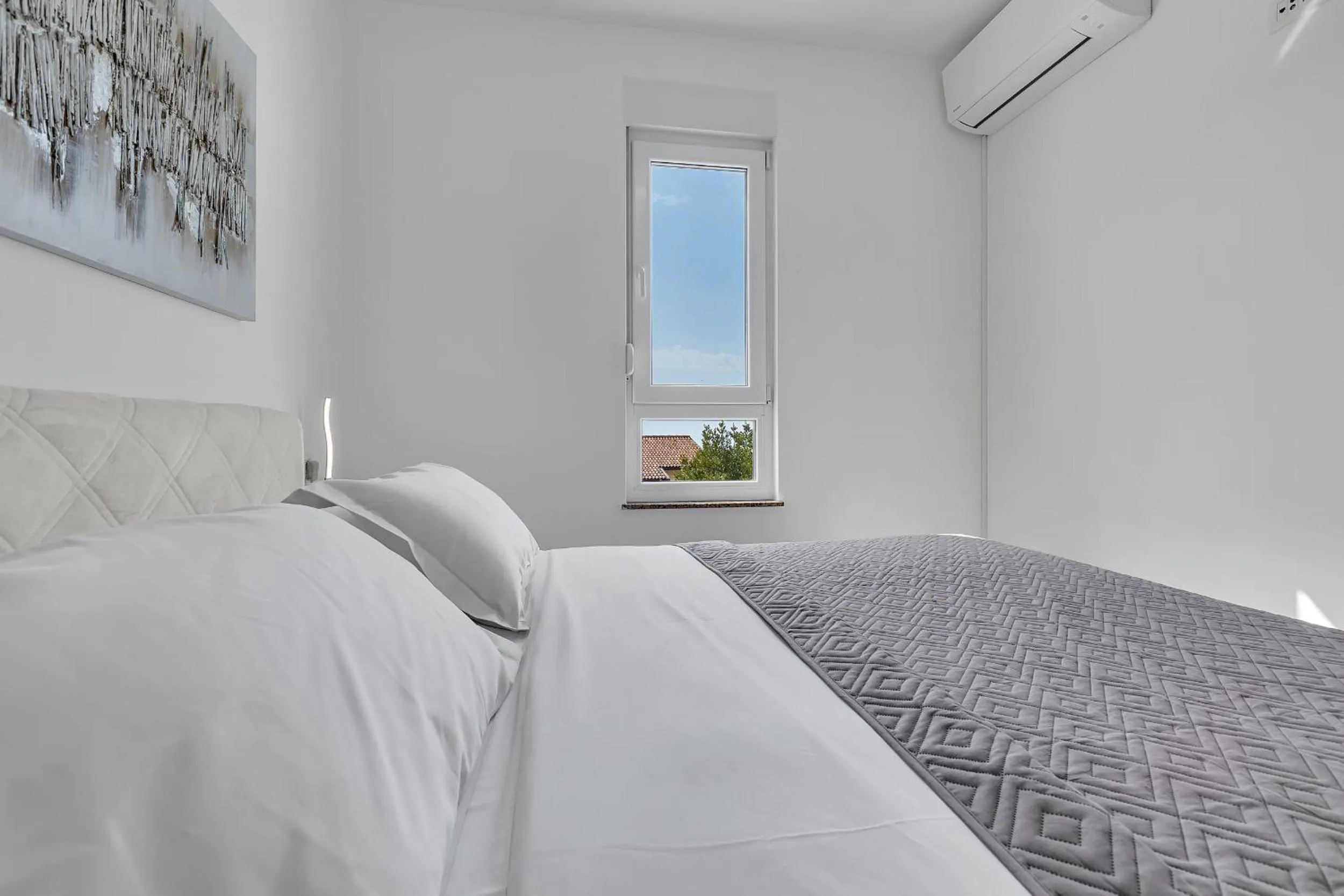 Bed in Sea View Apartments Dammi with free parking