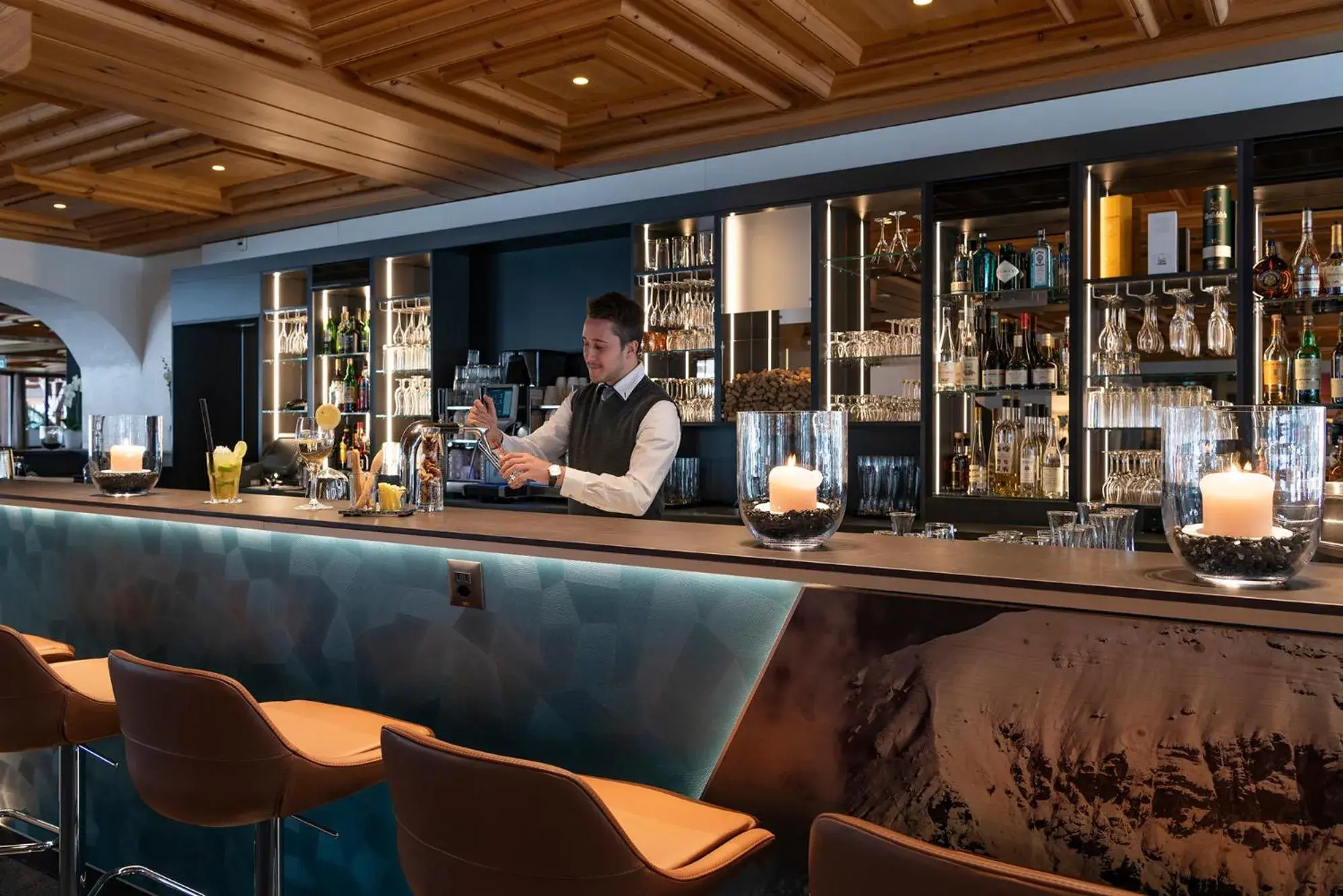 Lounge or bar in Sunstar Hotel & SPA Grindelwald Lounge or bar in Sunstar Hotel & SPA Grindelwald