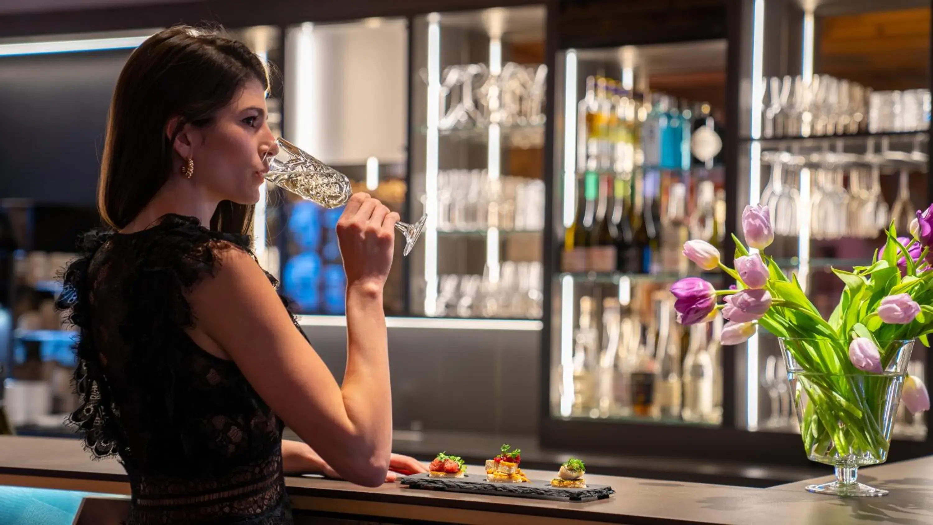 Lounge or bar in Sunstar Hotel & SPA Grindelwald Lounge or bar in Sunstar Hotel & SPA Grindelwald