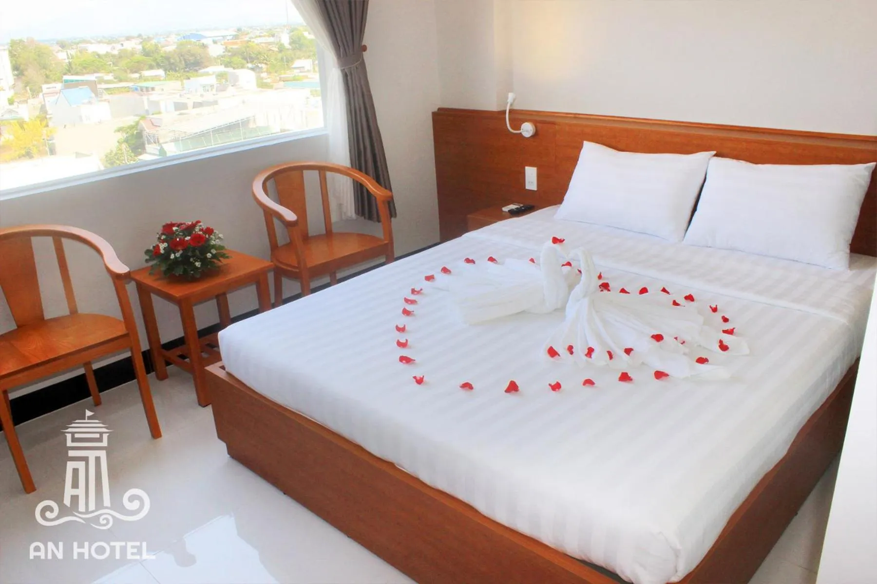 View (from property/room), Bed in An Hotel Phan Thiết