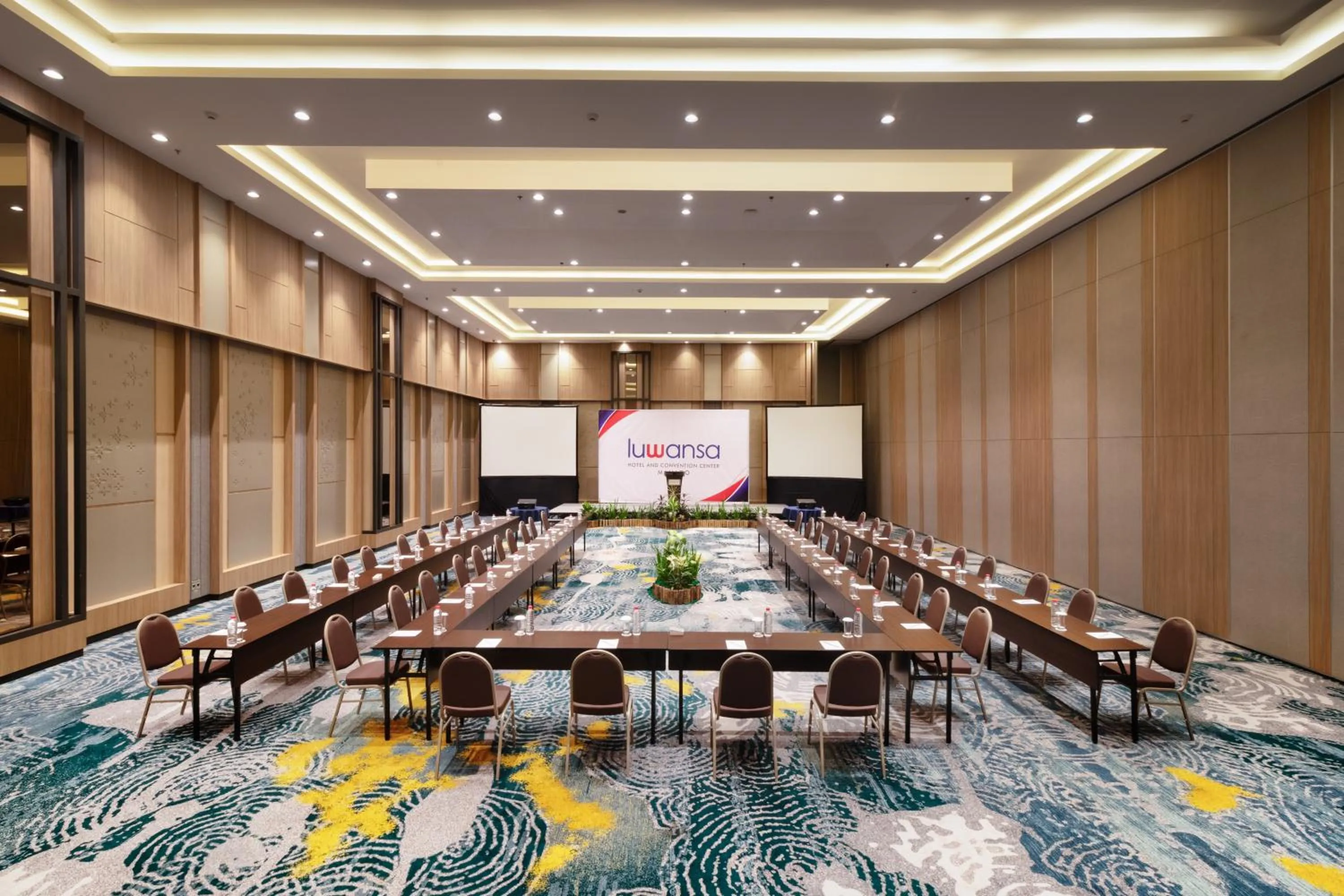 Meeting/conference room in Luwansa Hotel and Convention Center Manado