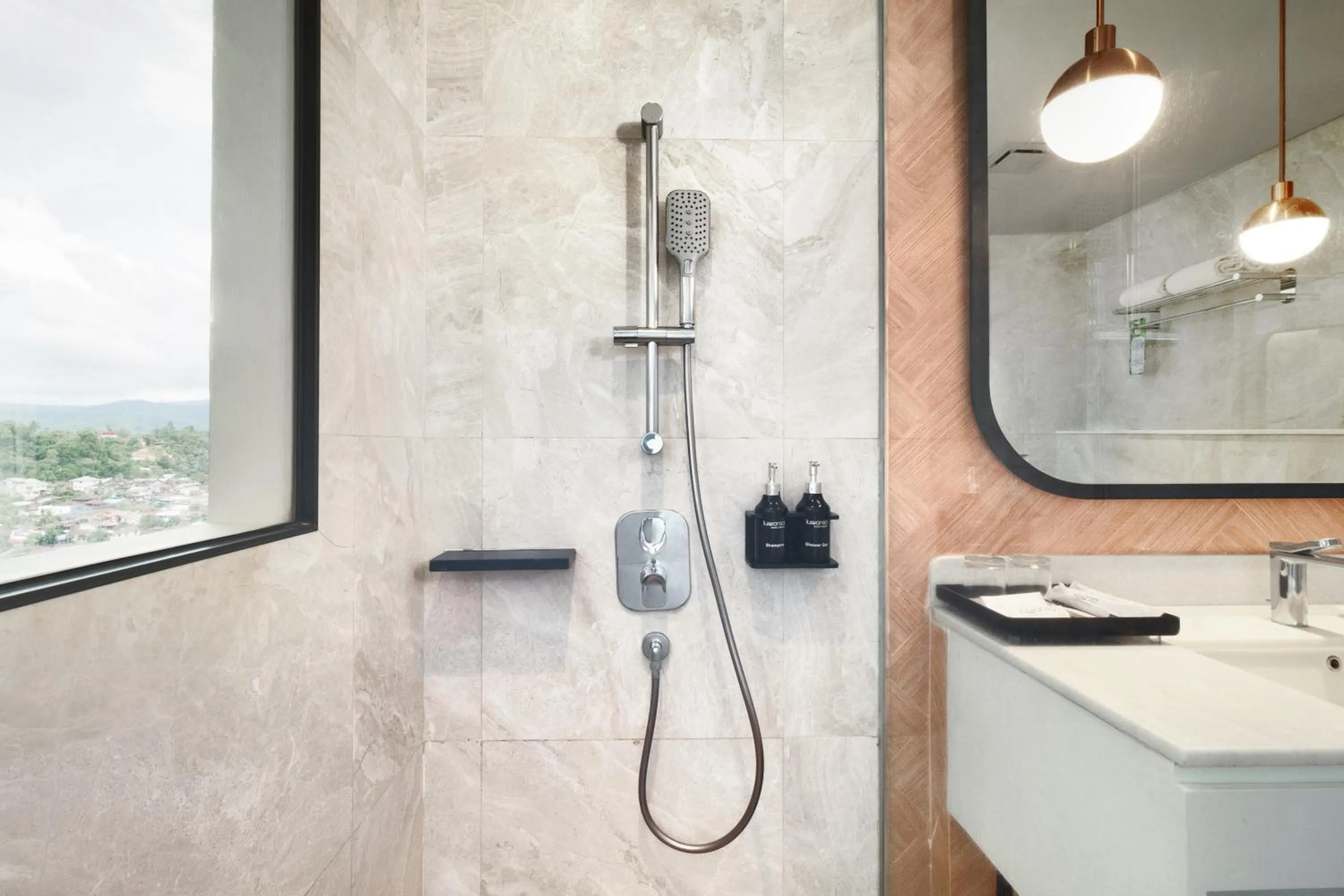 Shower in Luwansa Hotel and Convention Center Manado