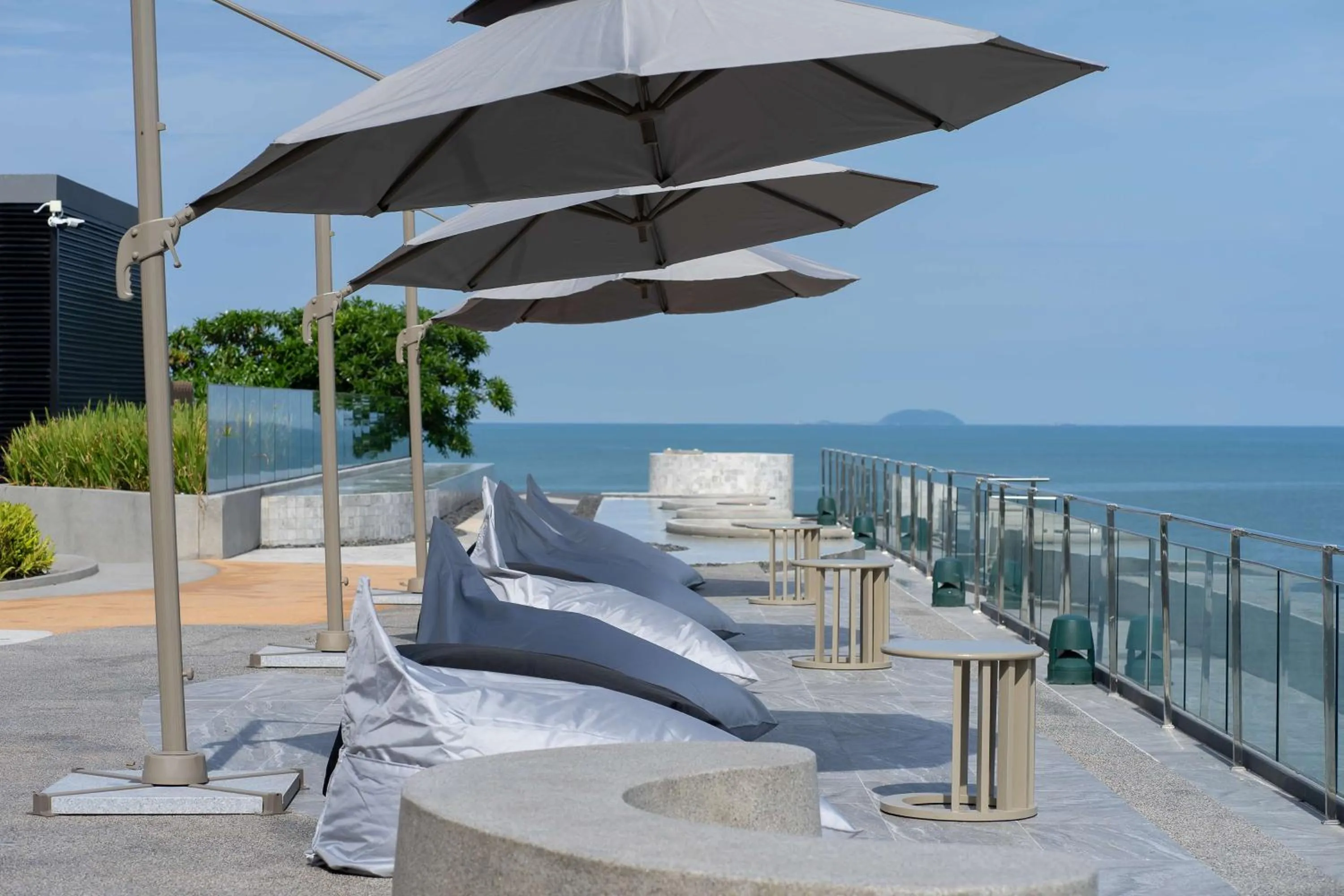 Patio in Bayphere Hotel Pattaya JC