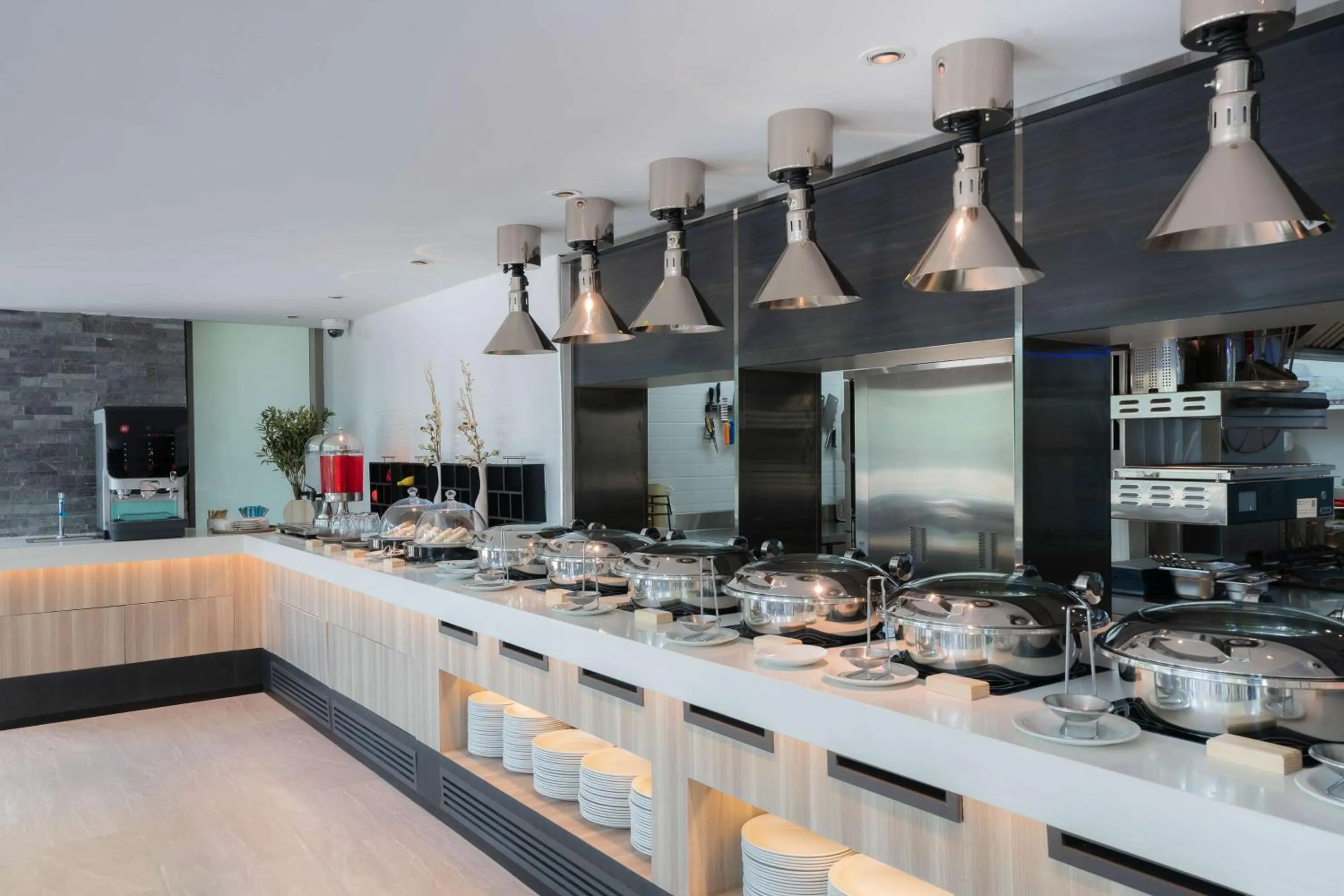 Restaurant/places to eat in Bayphere Hotel Pattaya JC