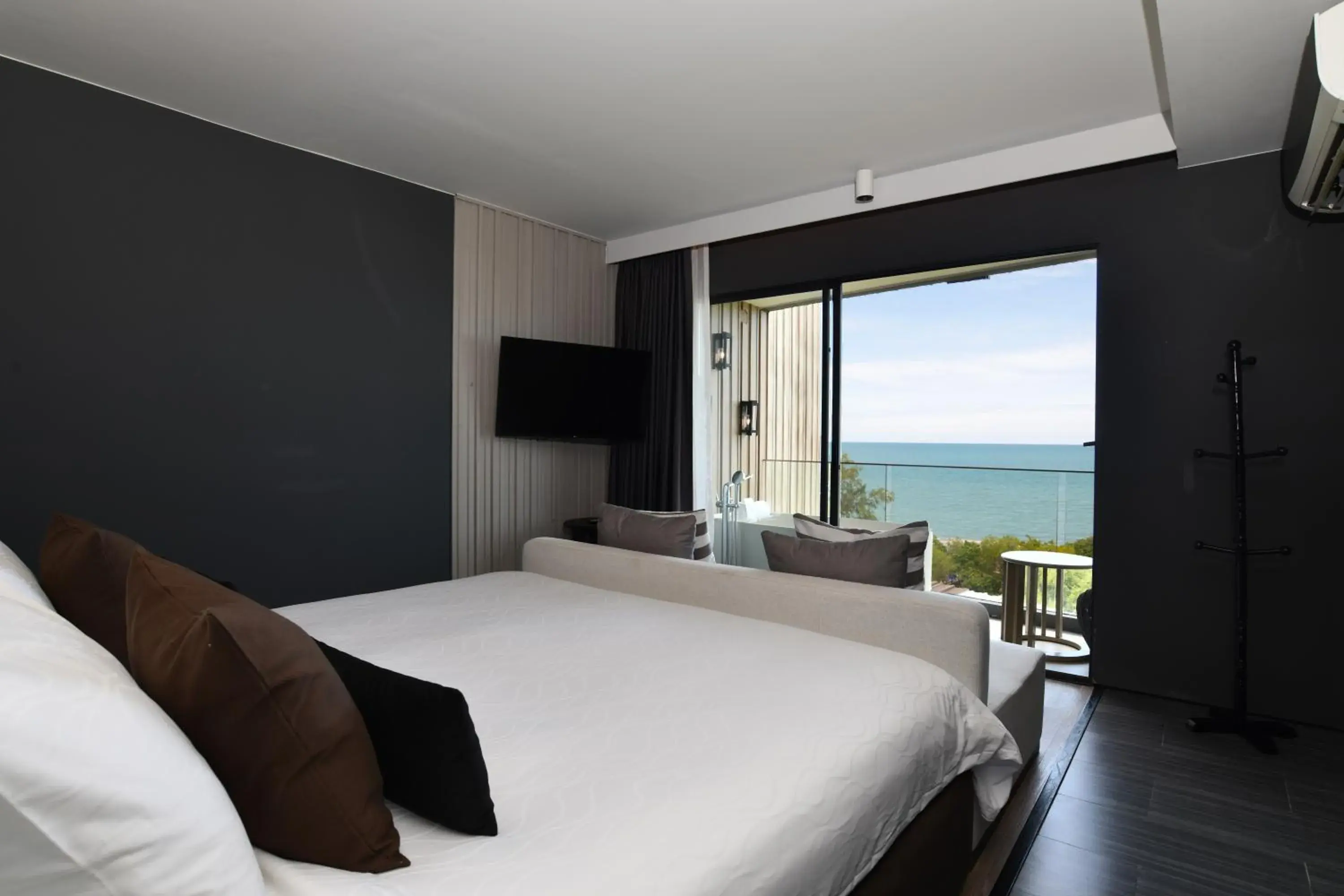 View (from property/room), Bed in Bayphere Hotel Pattaya JC View (from property/room), Bed in Bayphere Hotel Pattaya JC