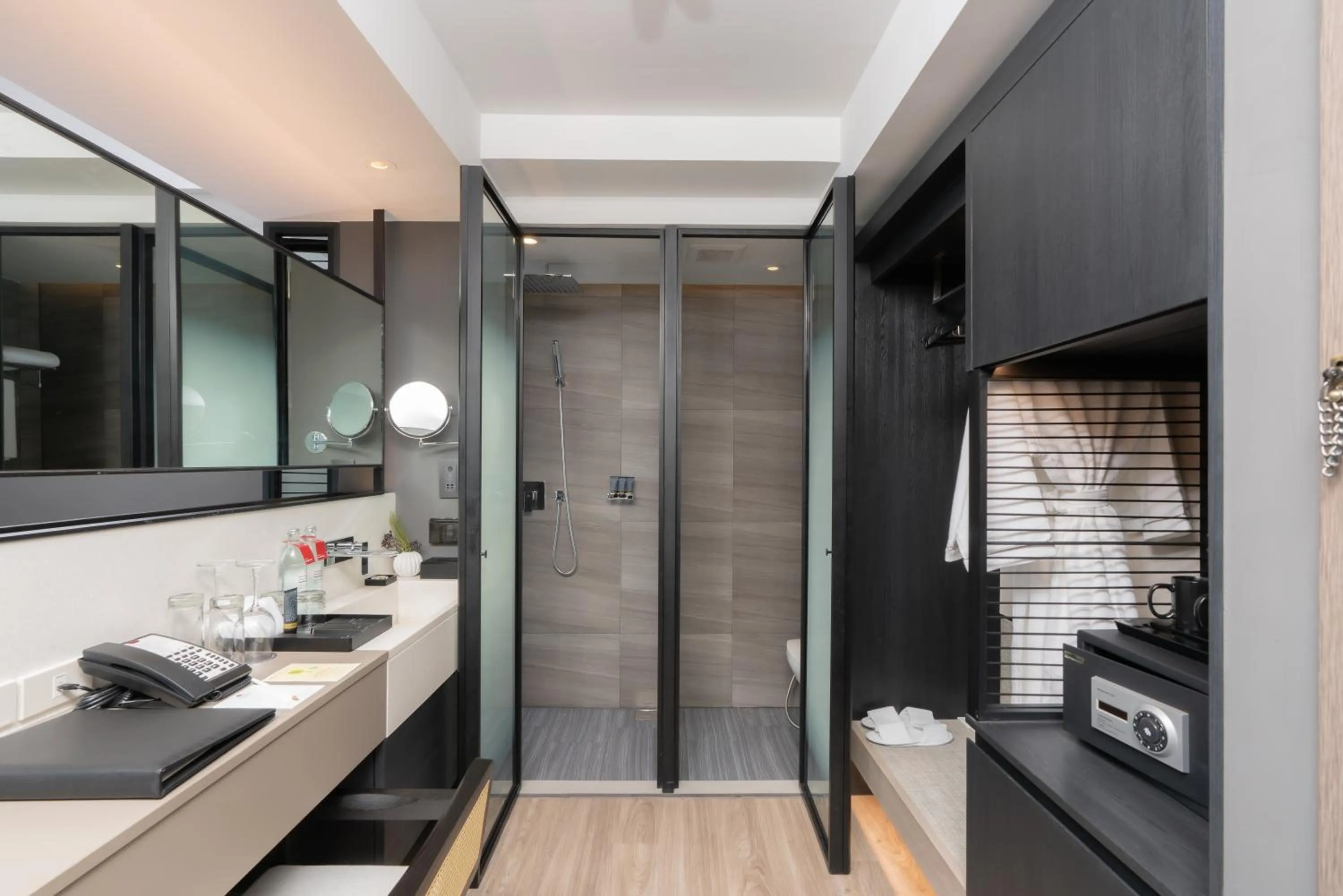 Toilet in Bayphere Hotel Pattaya JC