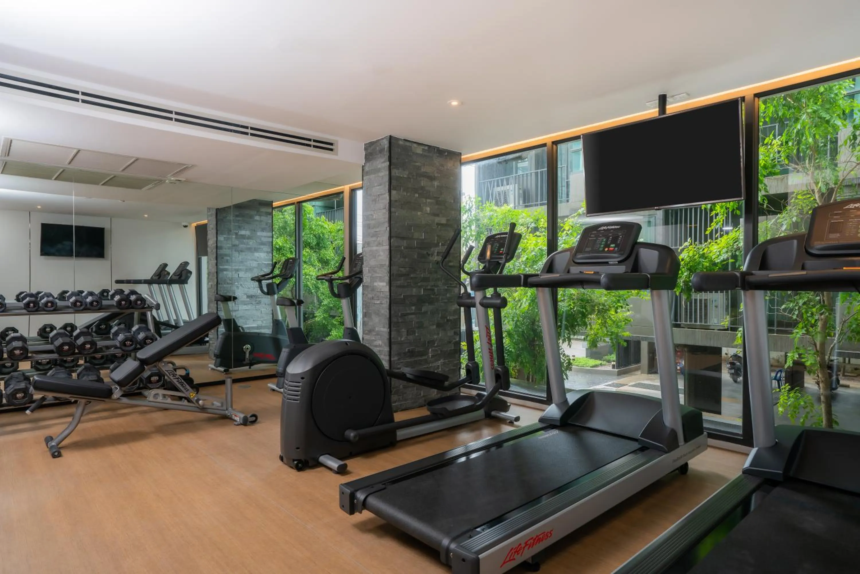 Fitness centre/facilities in Bayphere Hotel Pattaya JC