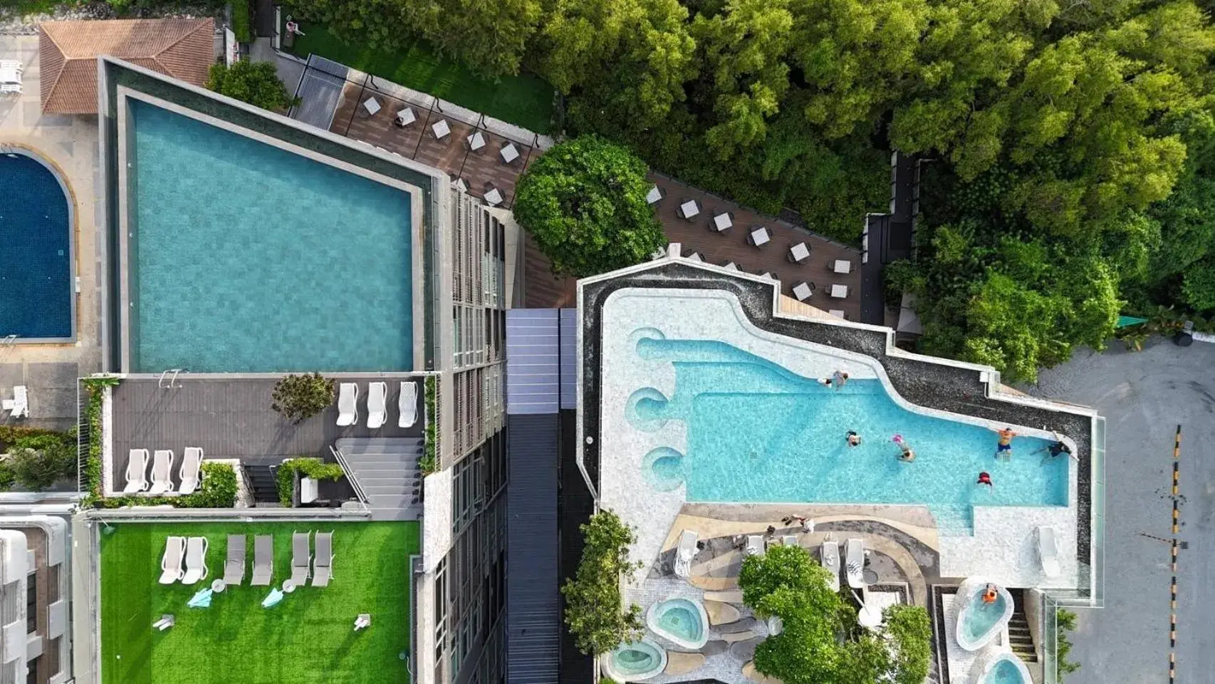 Swimming pool in Bayphere Hotel Pattaya JC Swimming pool in Bayphere Hotel Pattaya JC