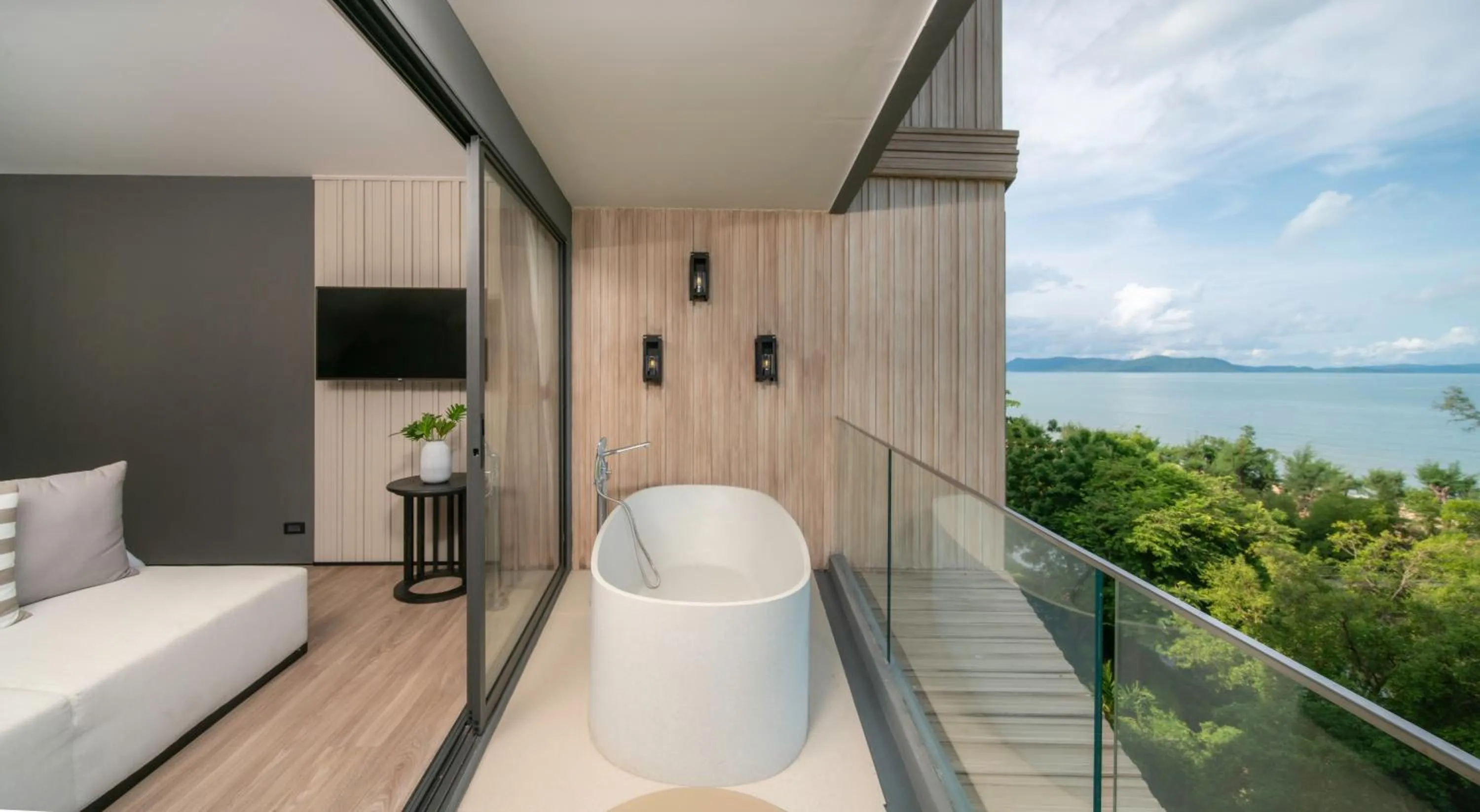 Bathroom in Bayphere Hotel Pattaya JC