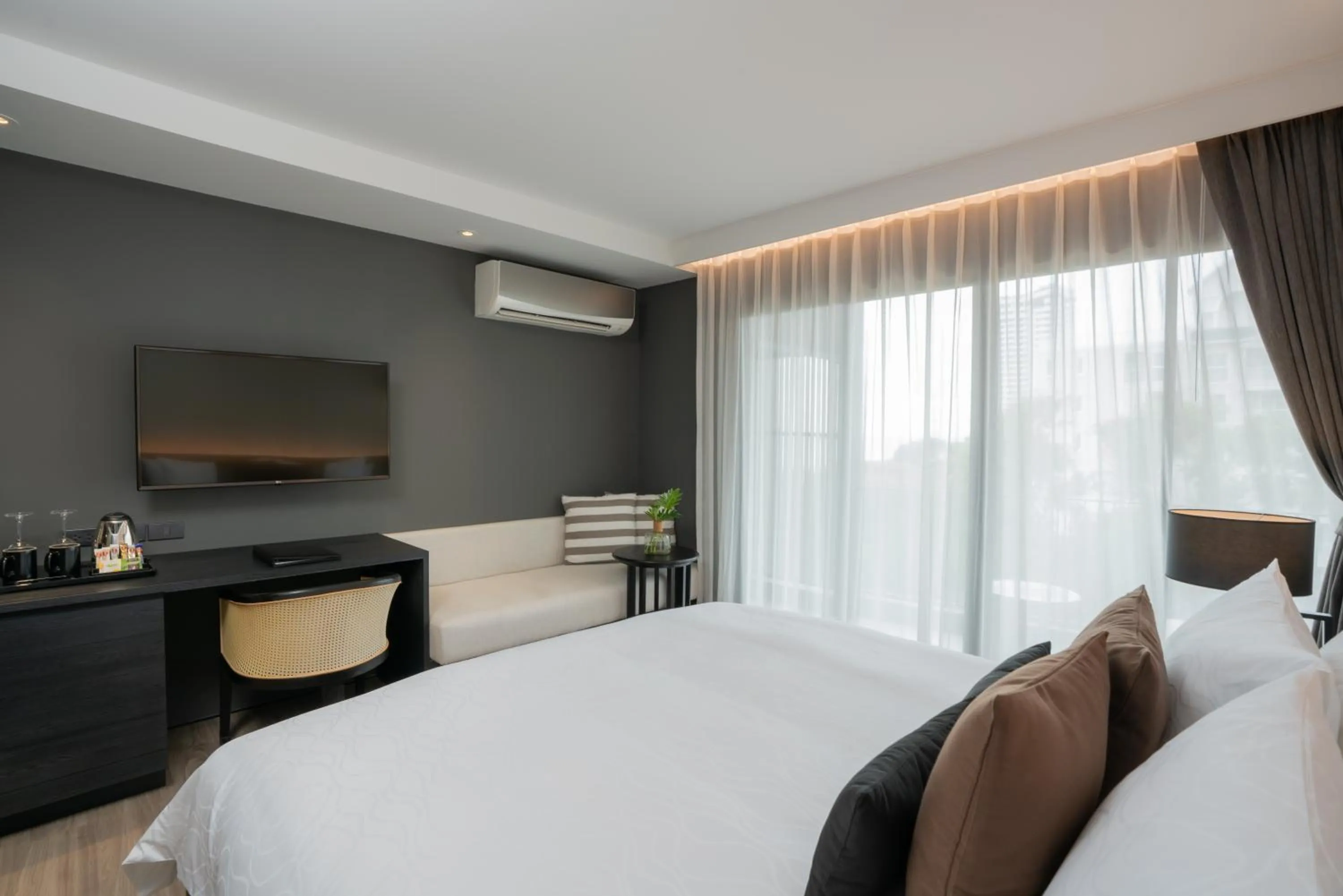 Bedroom, Bed in Bayphere Hotel Pattaya JC