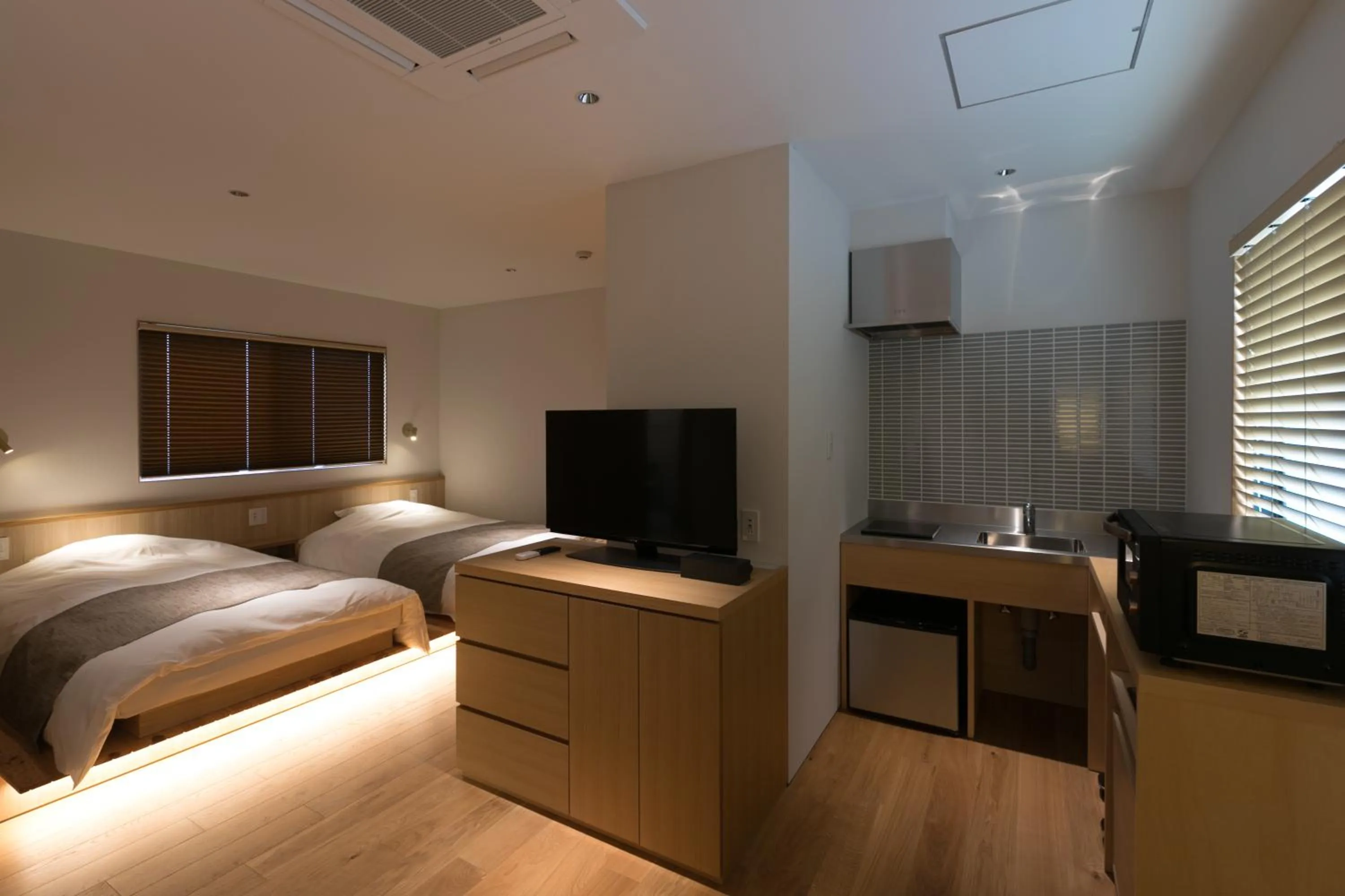 Photo of the whole room, Bed in Design Hotel Kyoto Fuyacho