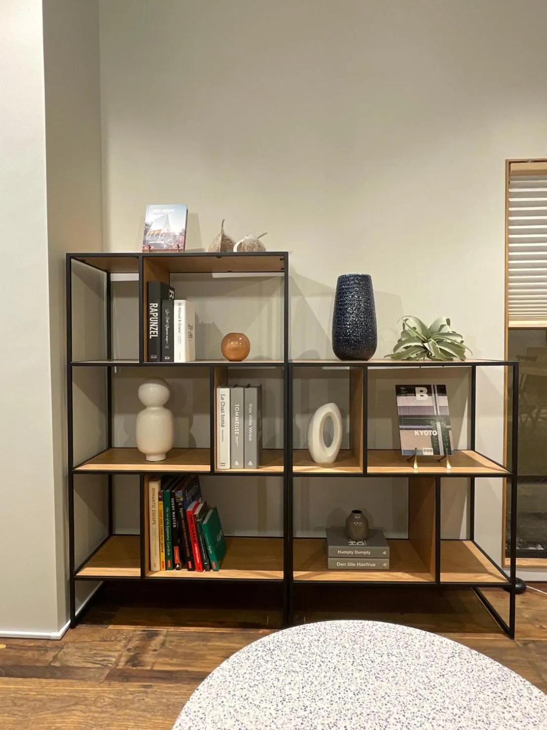 Communal lounge/ TV room in Design Hotel Kyoto Fuyacho