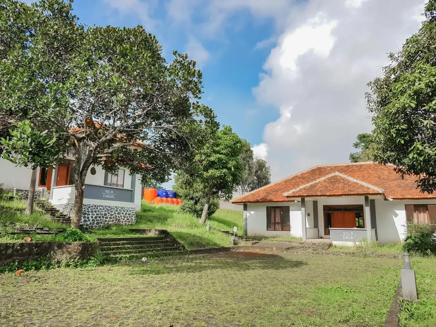 Bumi Ciboled Mitra RedDoorz near Gerbang Tol Pamulihan Bumi Ciboled Mitra RedDoorz near Gerbang Tol Pamulihan