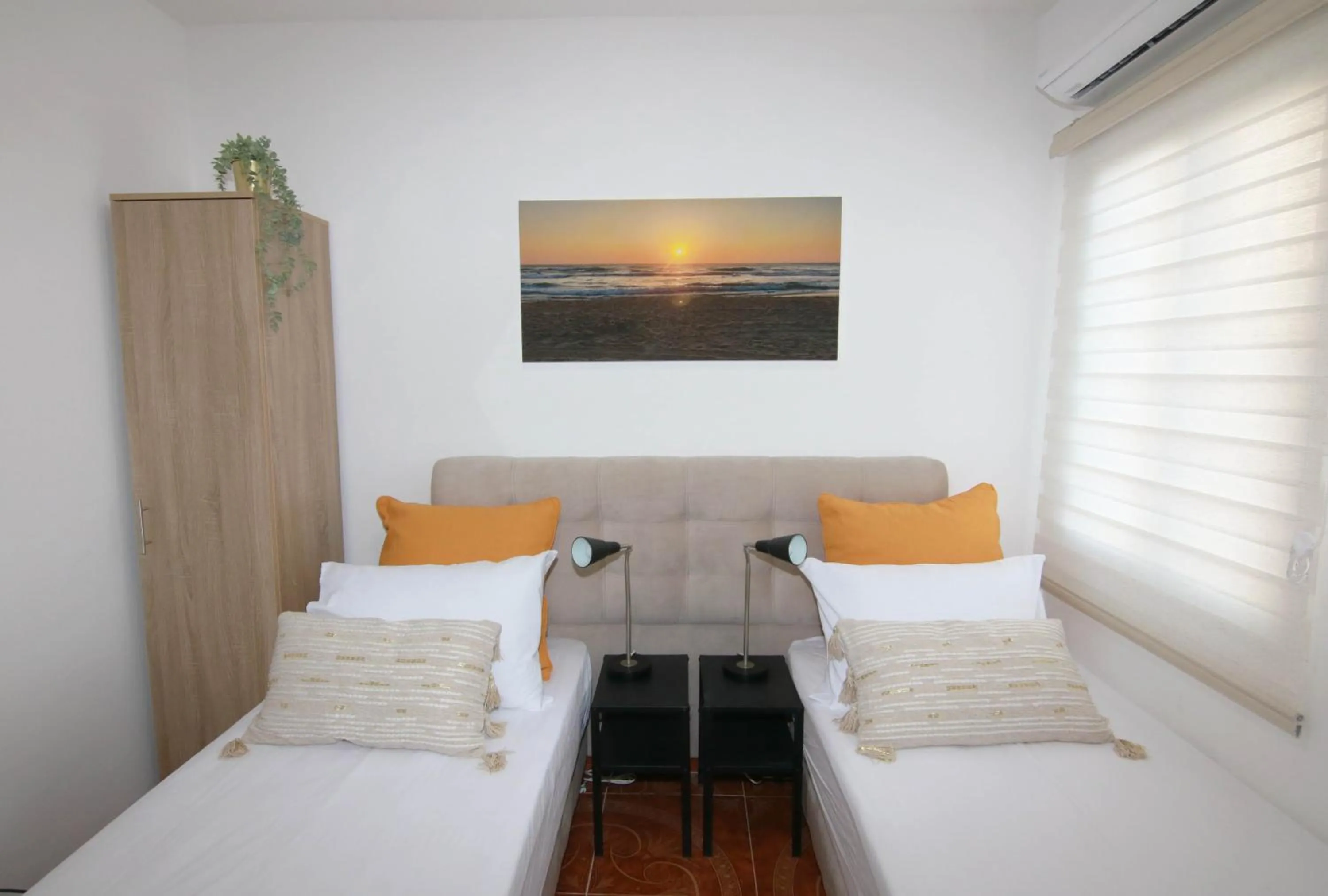 Bed in עדן במדבר - eden in desert