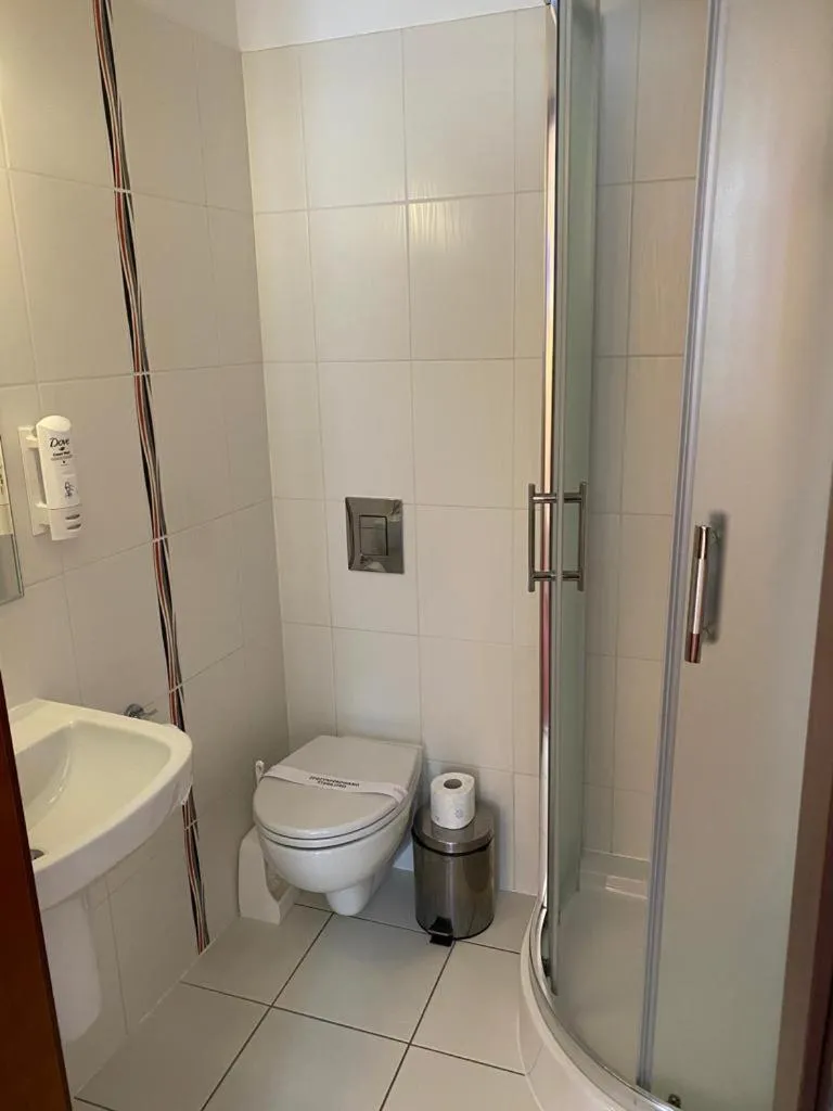 Shower in Willa Murka