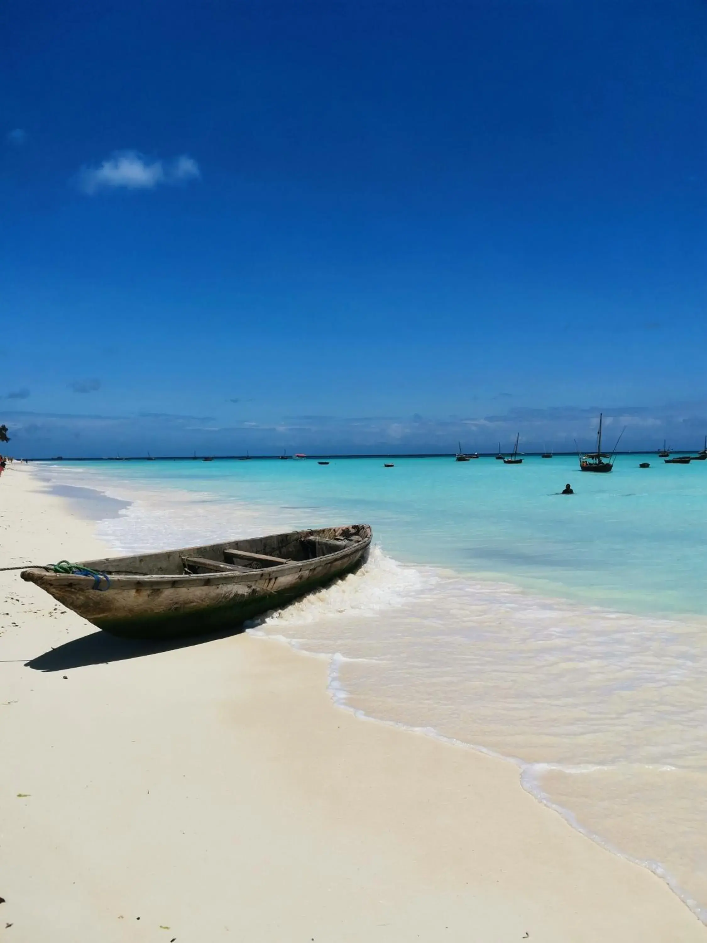 Comfort Triple Room in Savi House Nungwi Comfort Triple Room in Savi House Nungwi