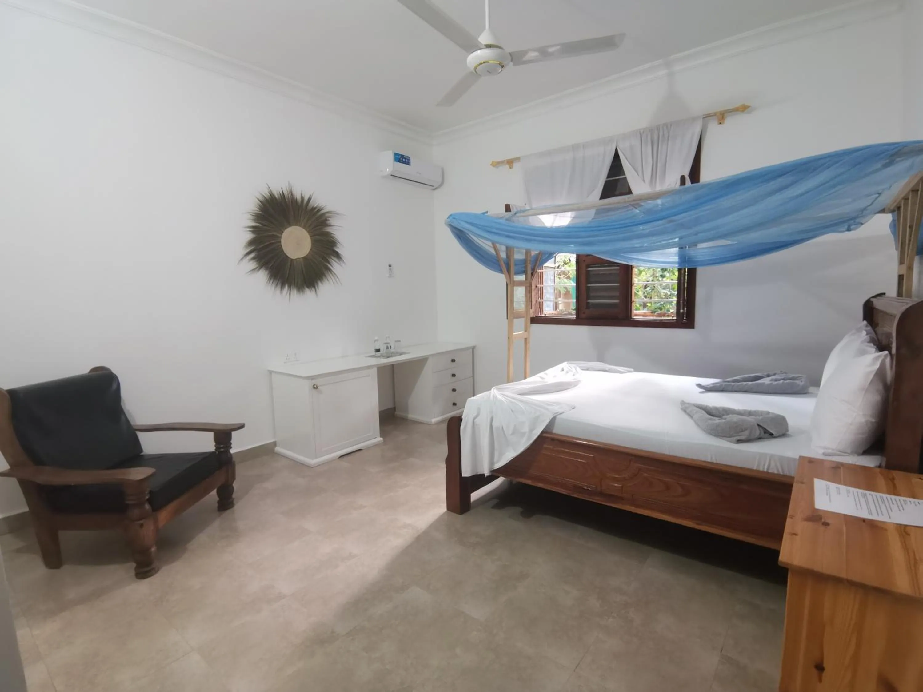 Bed in Savi House Nungwi