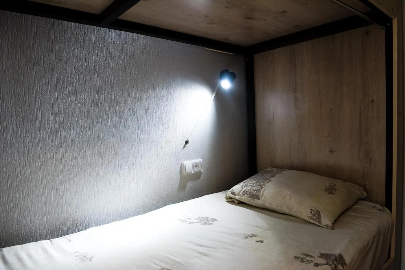 Decorative detail, Bed in Old Radio hostel