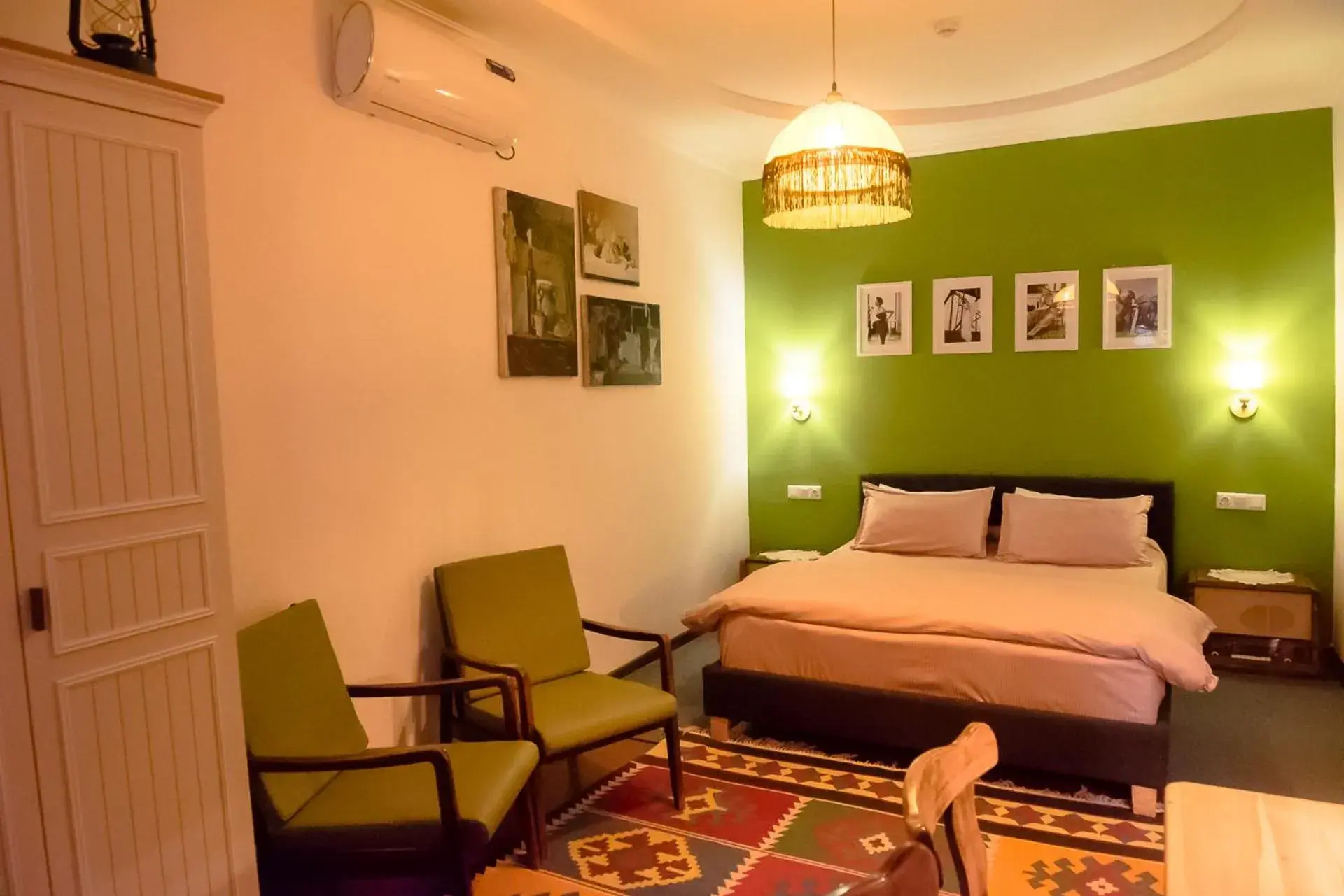 Standard Double Room with Shared Bathroom in Old Radio hostel Standard Double Room with Shared Bathroom in Old Radio hostel