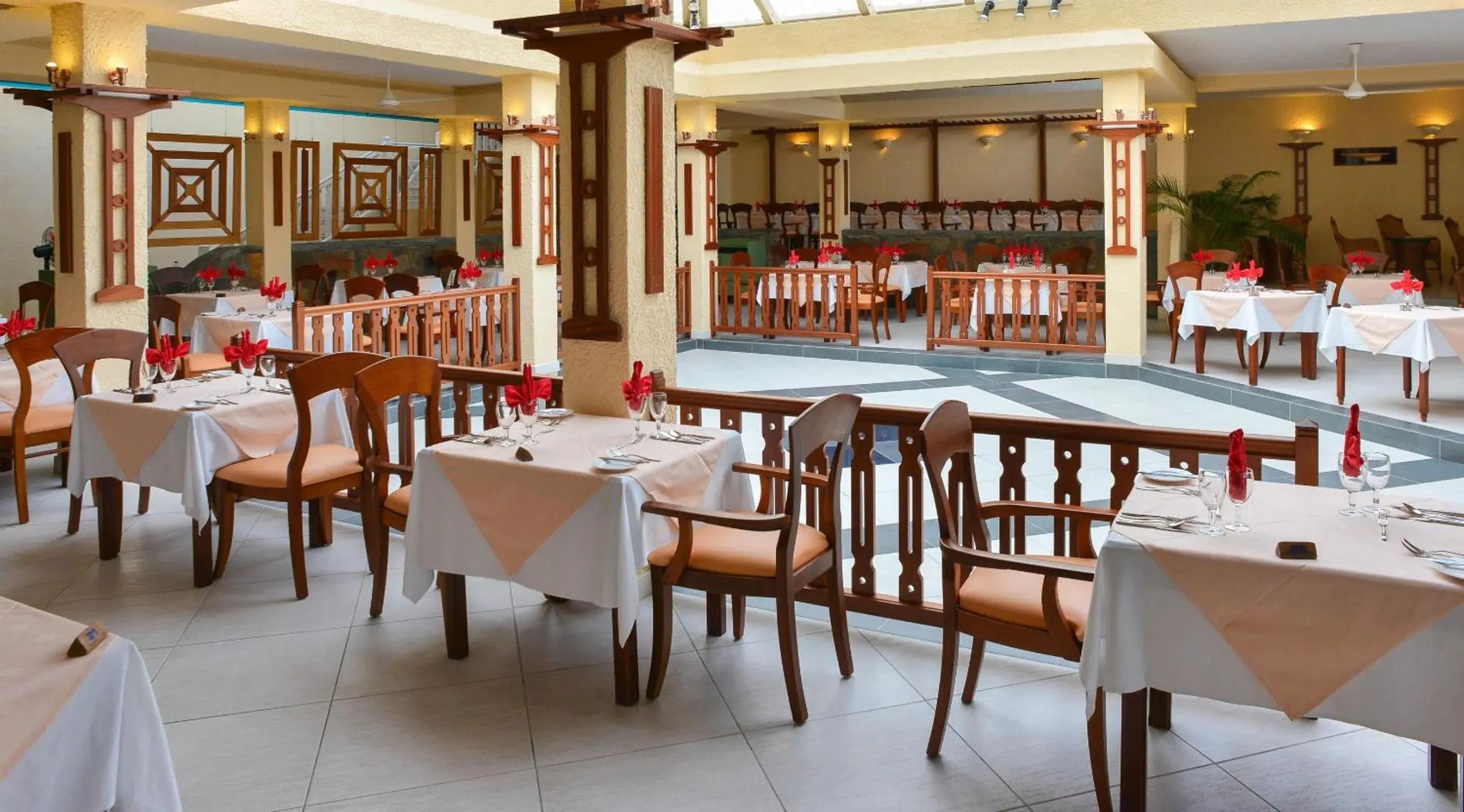 Restaurant/Places to Eat in Silver Beach Resort - All Inclusive