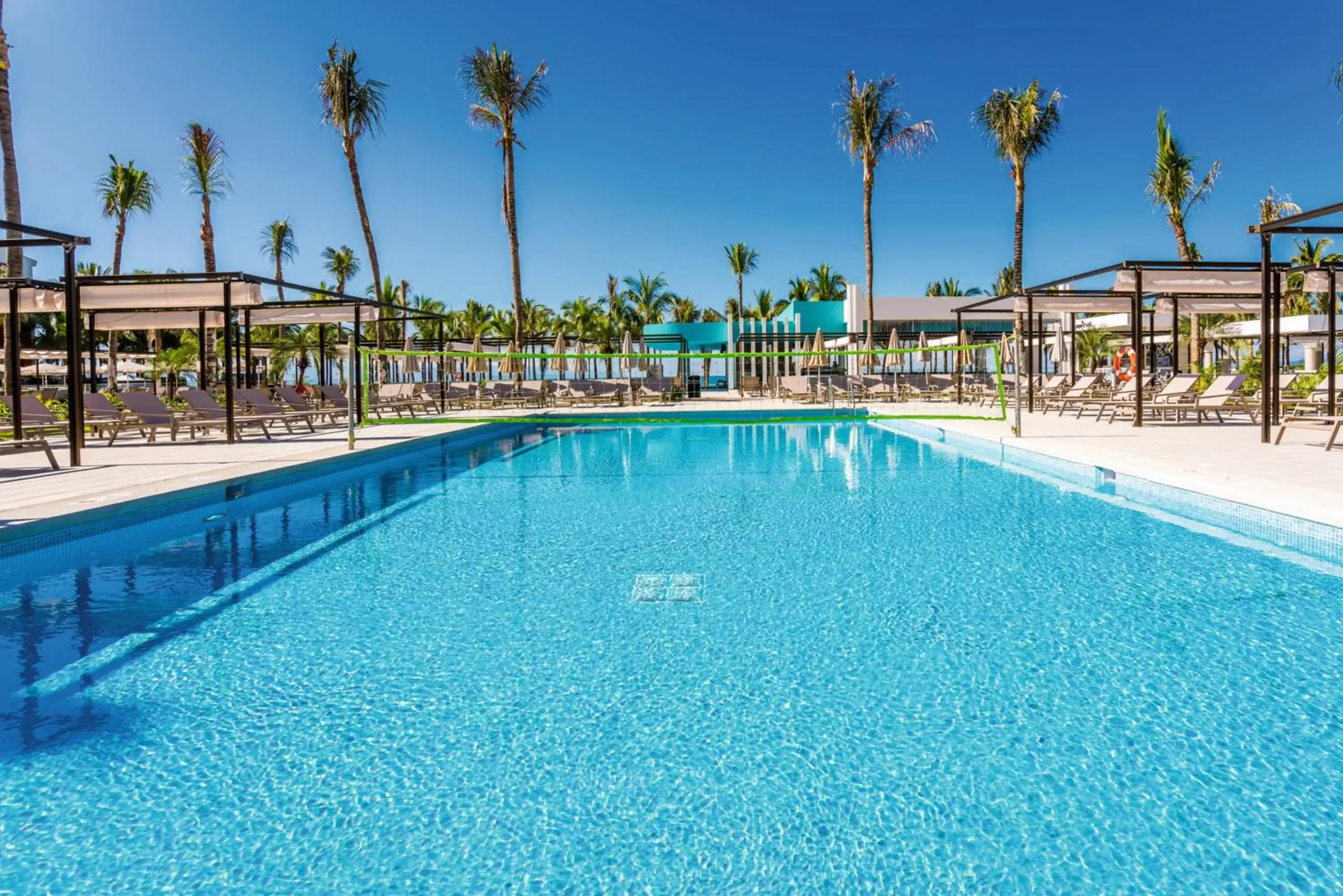 Swimming pool in Riu Vallarta - All Inclusive Swimming pool in Riu Vallarta - All Inclusive