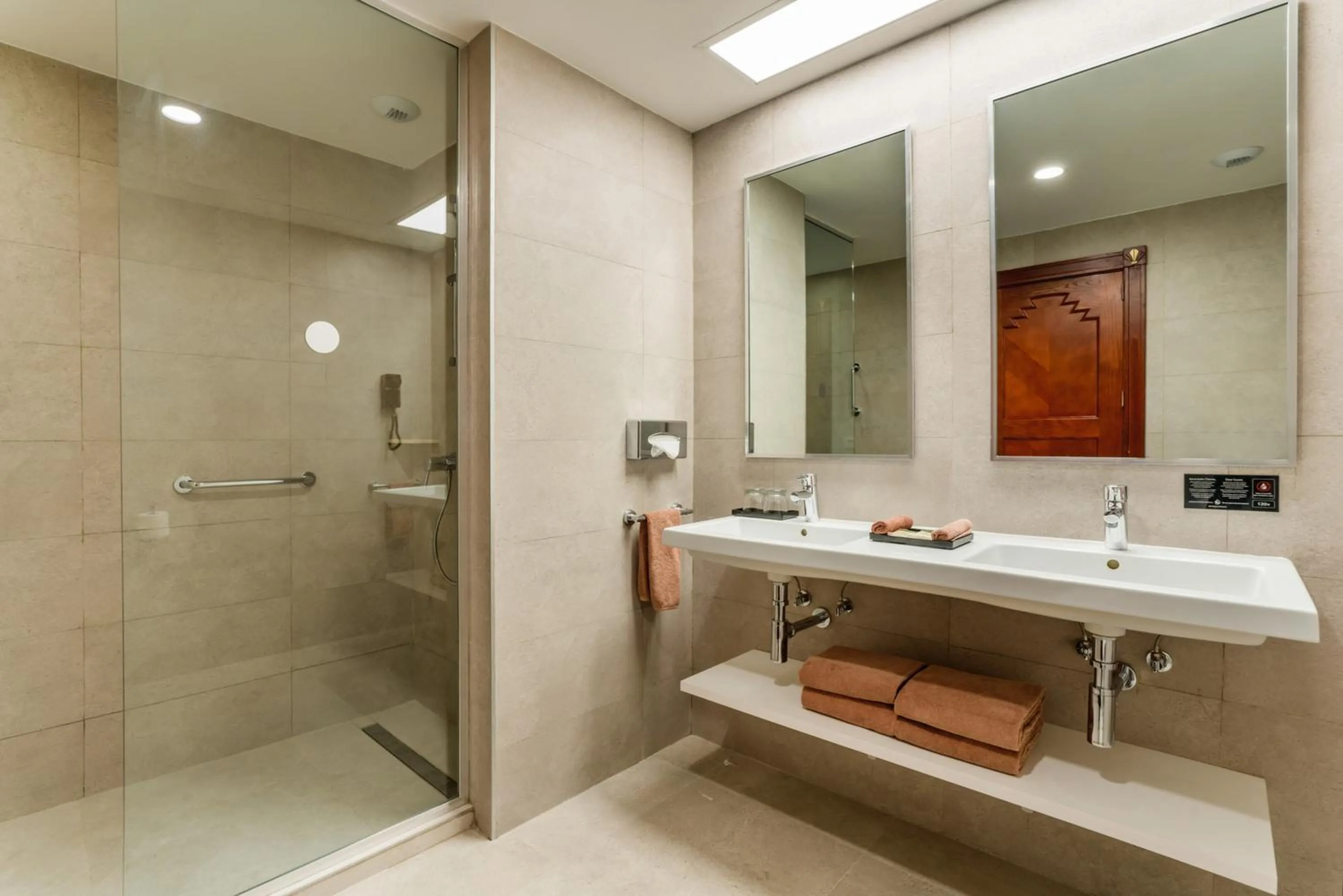 Shower in Riu Vallarta - All Inclusive