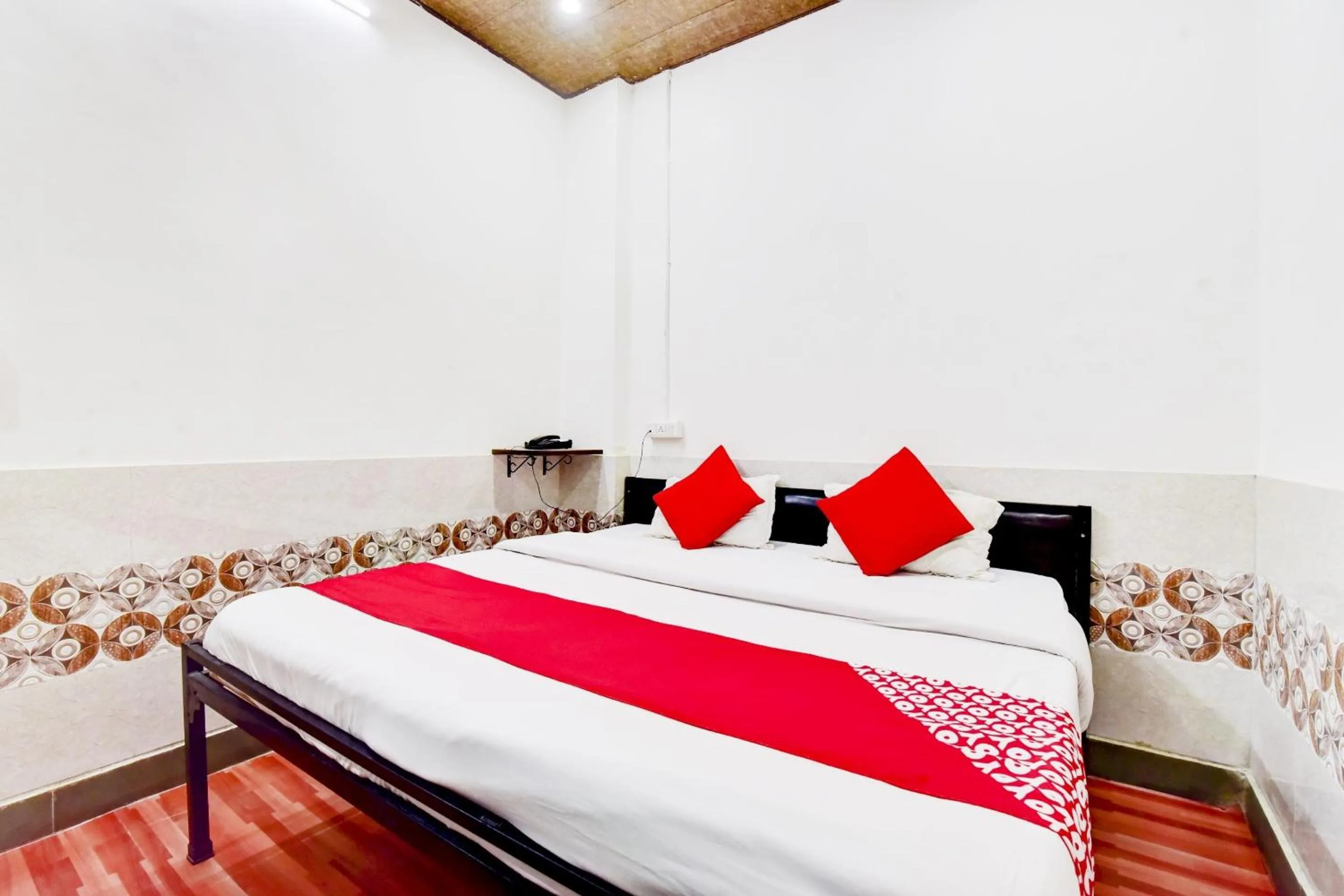 Bedroom, Bed in Hotel O Paradise Inn